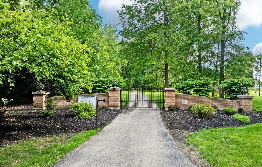 Property Photo:  7276 Lee Road  OH 43081 