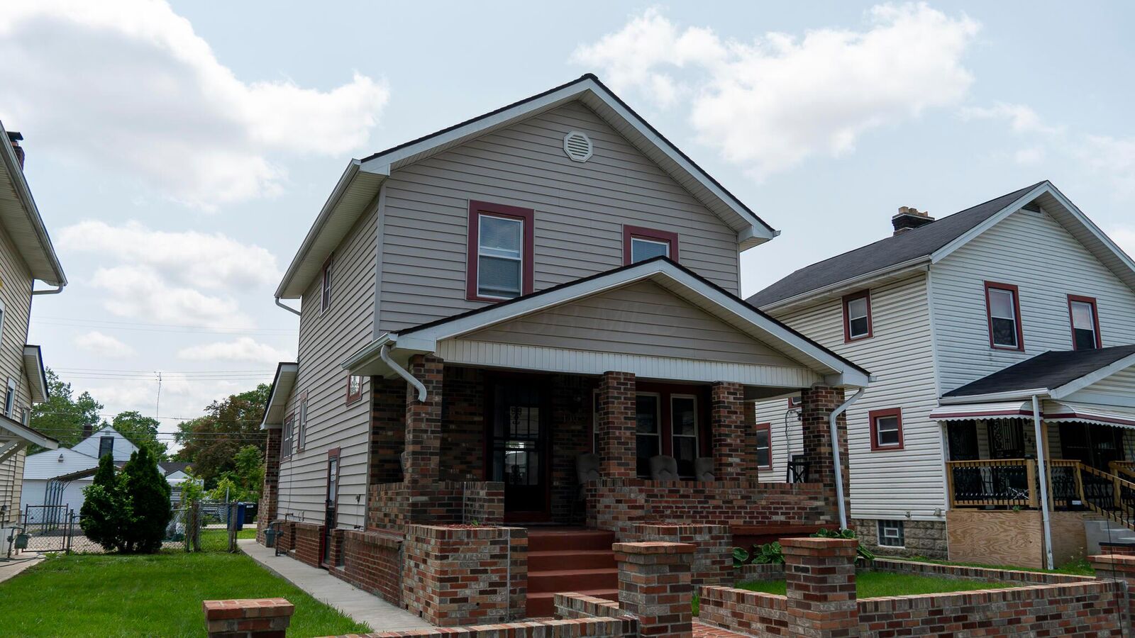 Property Photo:  1303 E E. 20th Avenue  OH 43211 