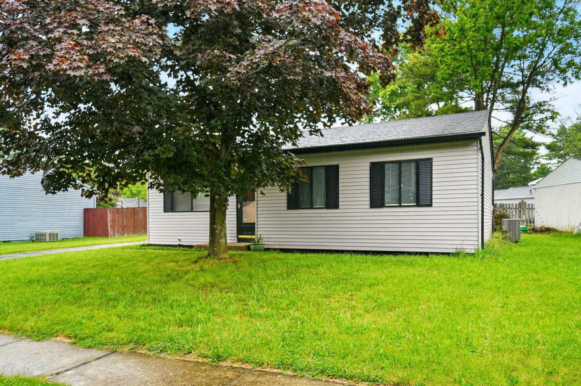Property Photo: 8440 Blue Lake Avenue OH 43119