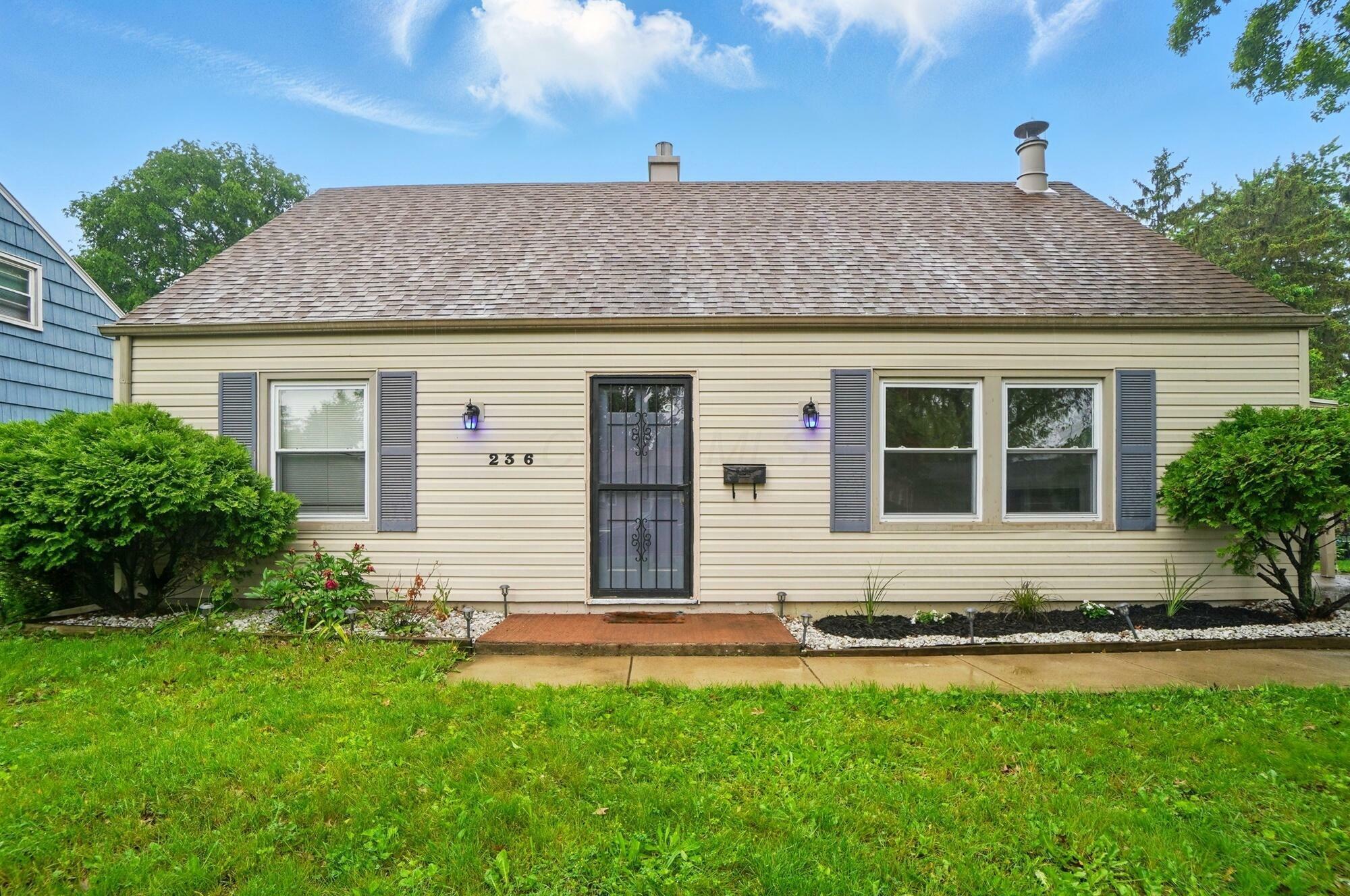 Property Photo: 236 Carilla Lane OH 43228