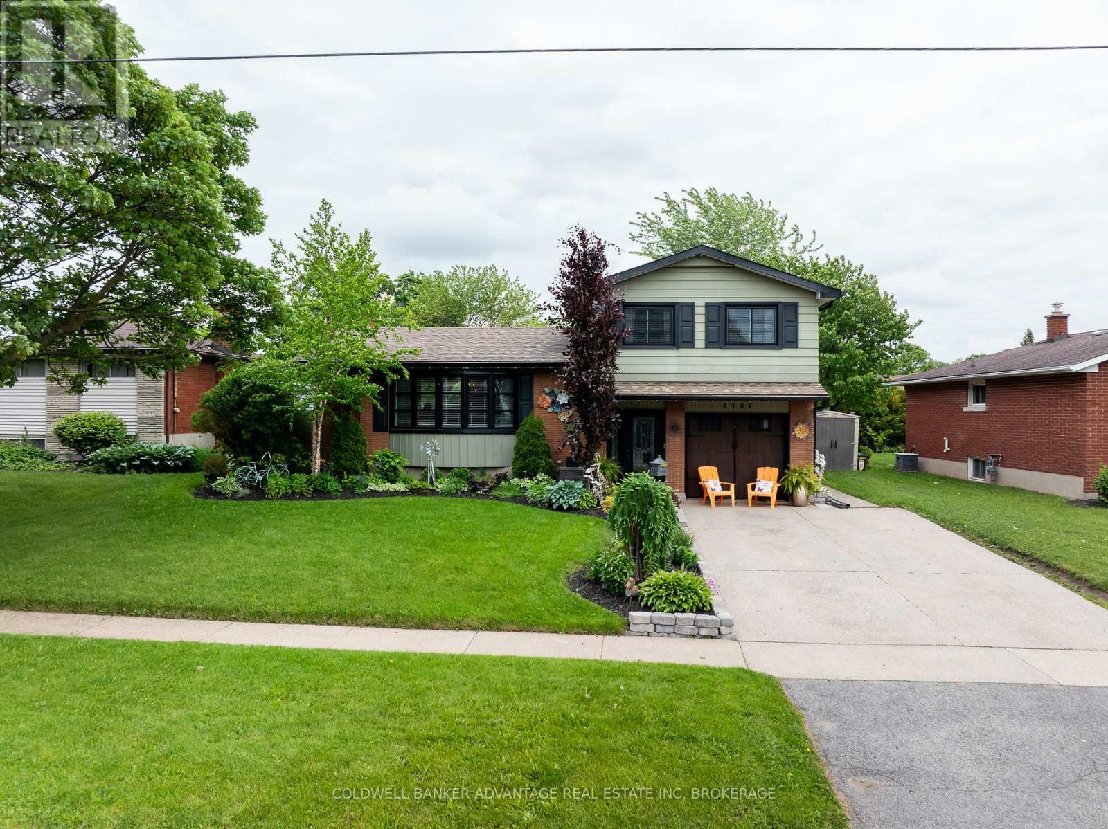 Property Photo:  4504 Queensway Gardens North  ON L2E 6P7 