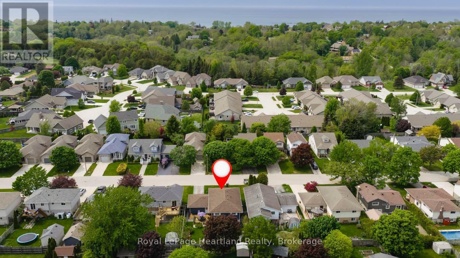 Property Photo: 651 Kennard Crescent ON N2Z 1T5