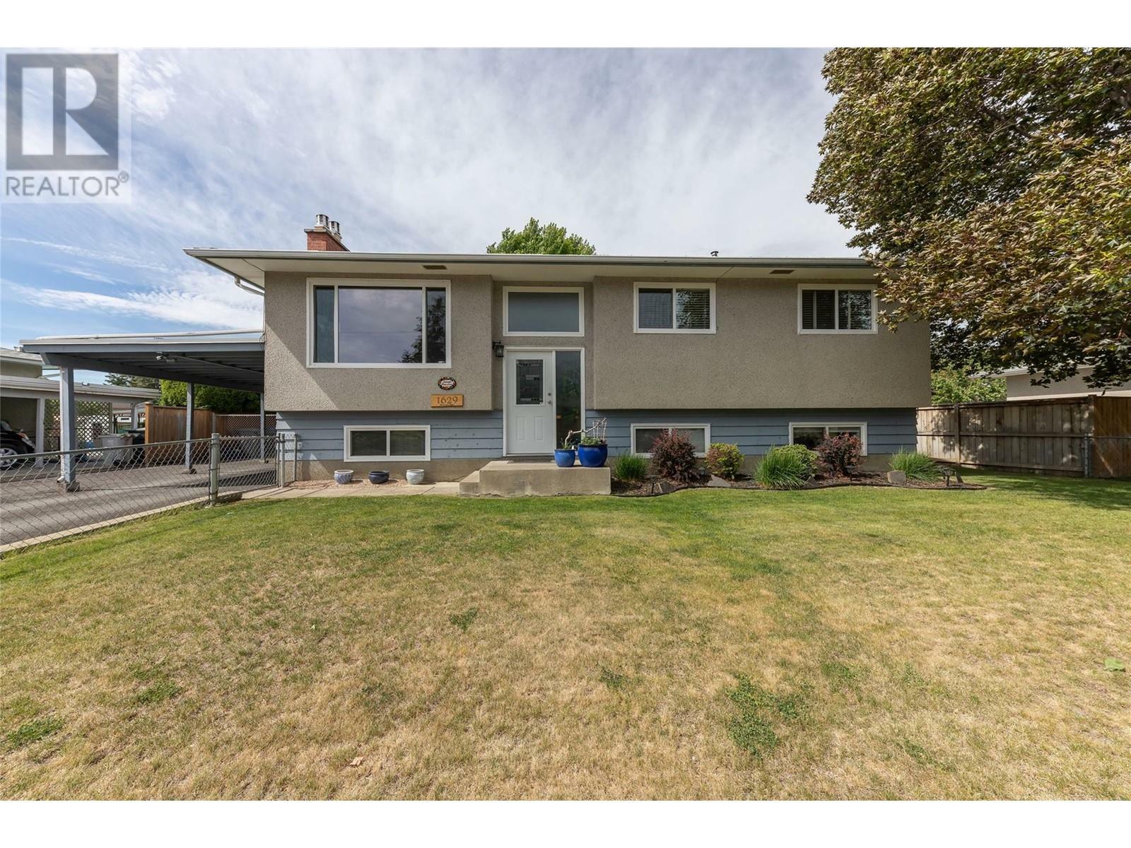 Property Photo: 1629 Westmount Drive BC V2B 6A1
