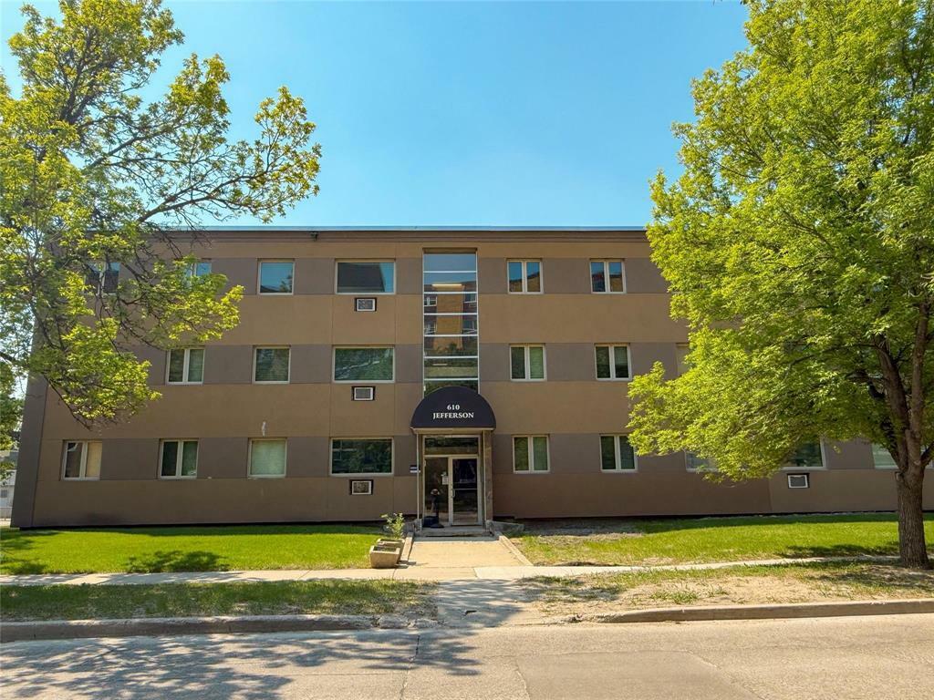 610 Jefferson Avenue  Winnipeg MB R2V 0P2 photo