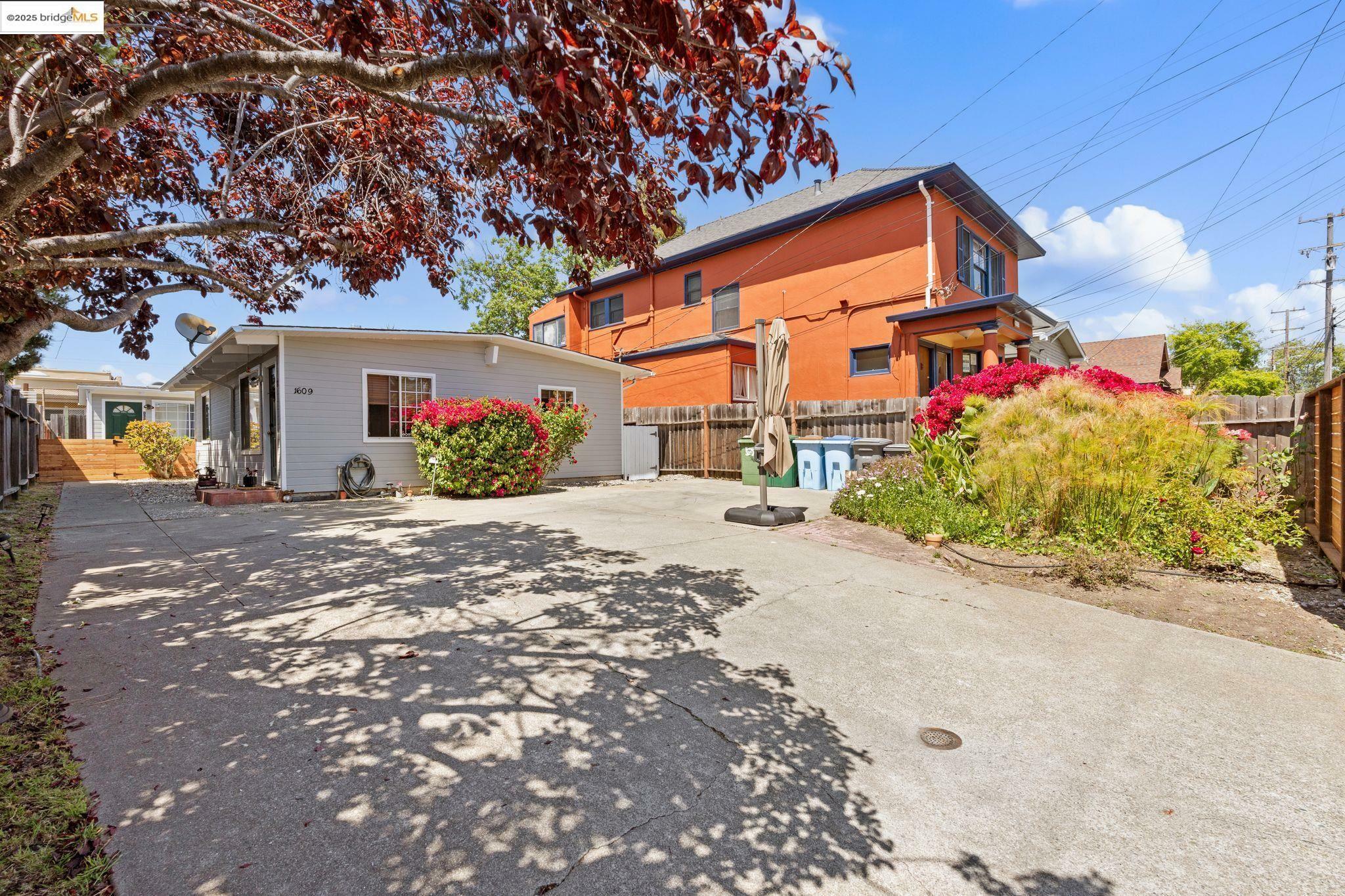 Property Photo: 1611 Julia St CA 94703