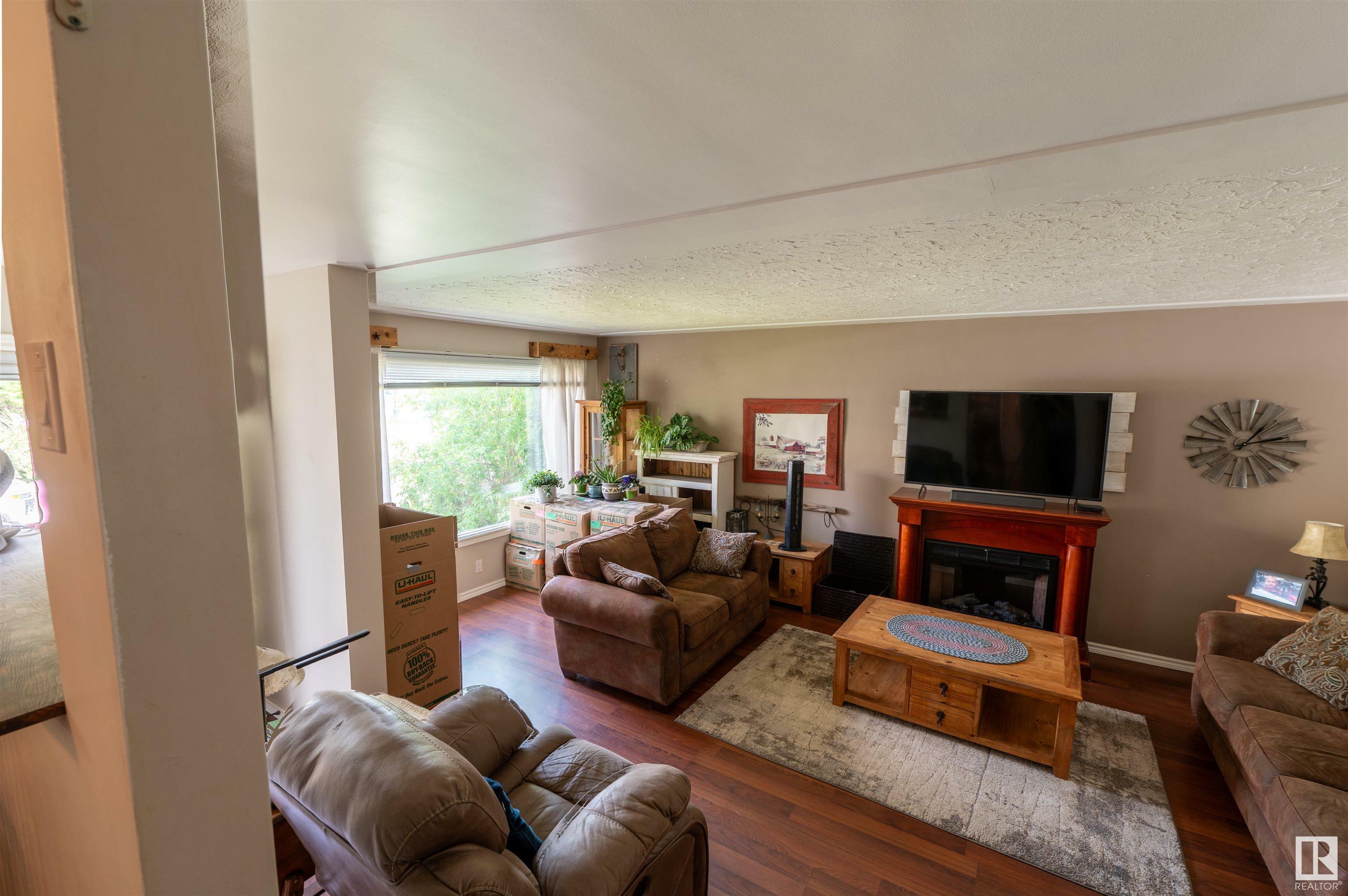Property Photo: 108 Jespersen Avenue AB T7X 2H7