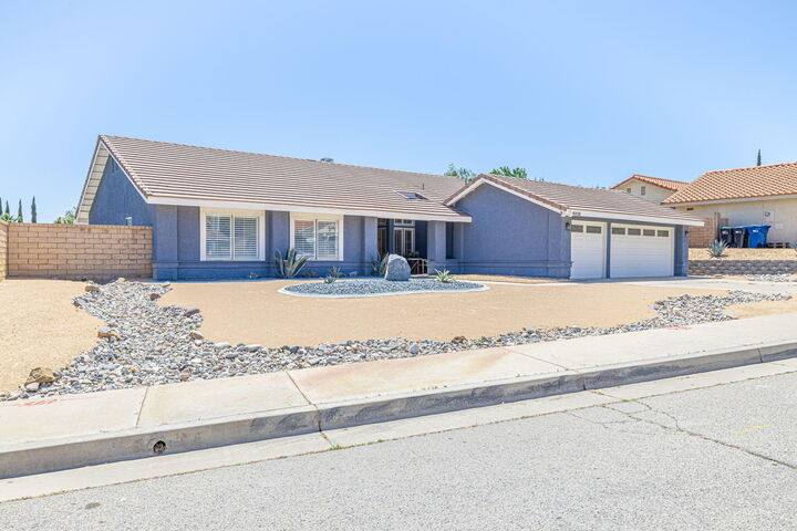 Property Photo:  41438 Almond Avenue  CA 93551 