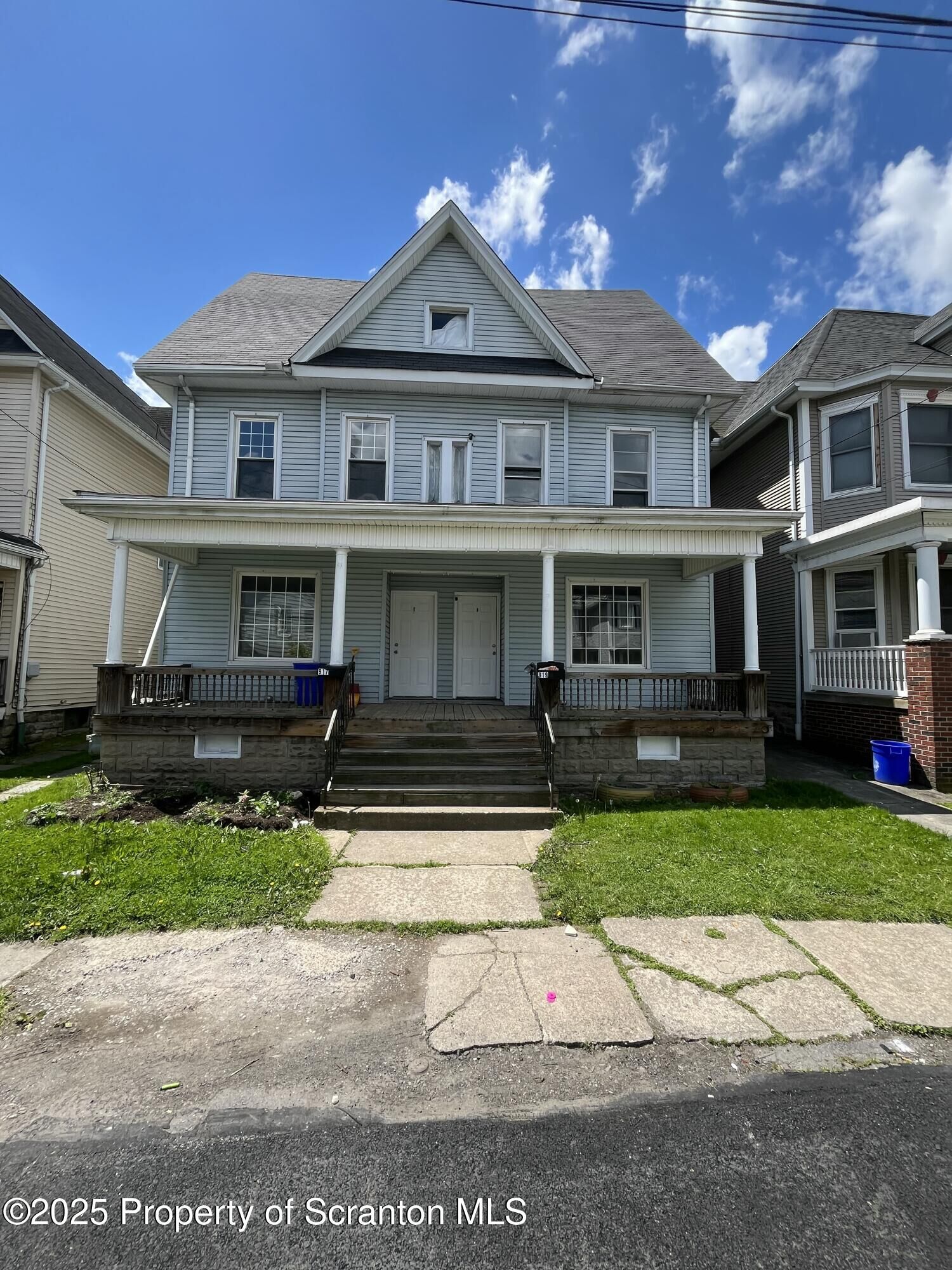 Property Photo: 917 919 W Elm Street 919 PA 18504