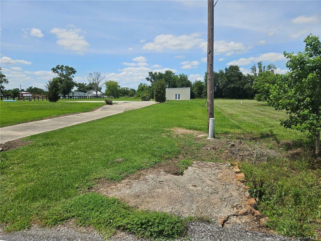 Property Photo: 584 W Friesen Road LA 70607