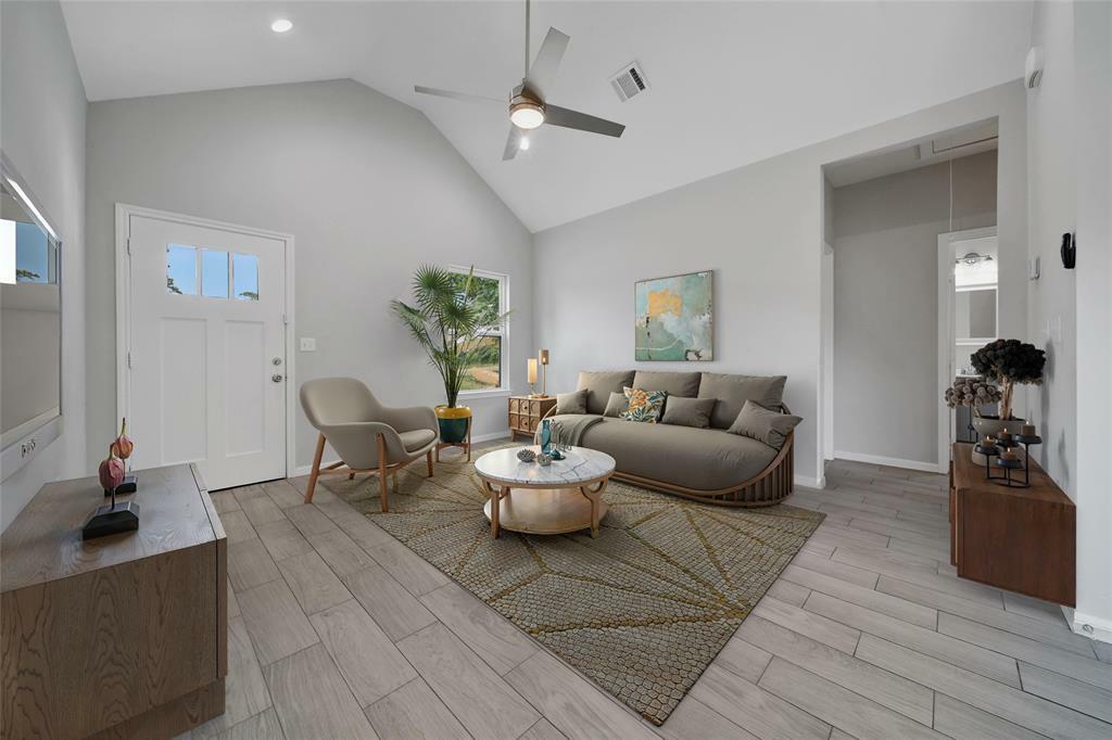 Property Photo: 16713 E Ivanhoe TX 77316