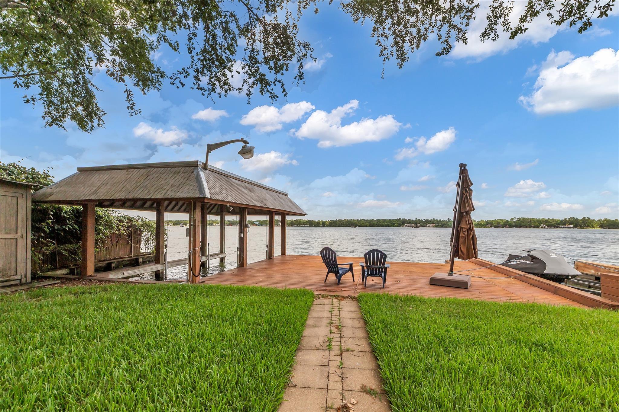 Property Photo:  923 Paradise Lane  TX 77356 