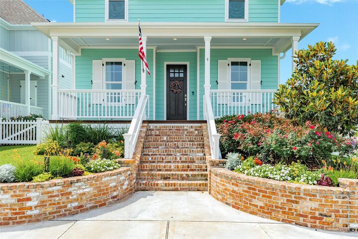 Property Photo:  9 Caravelle Court  TX 77554 