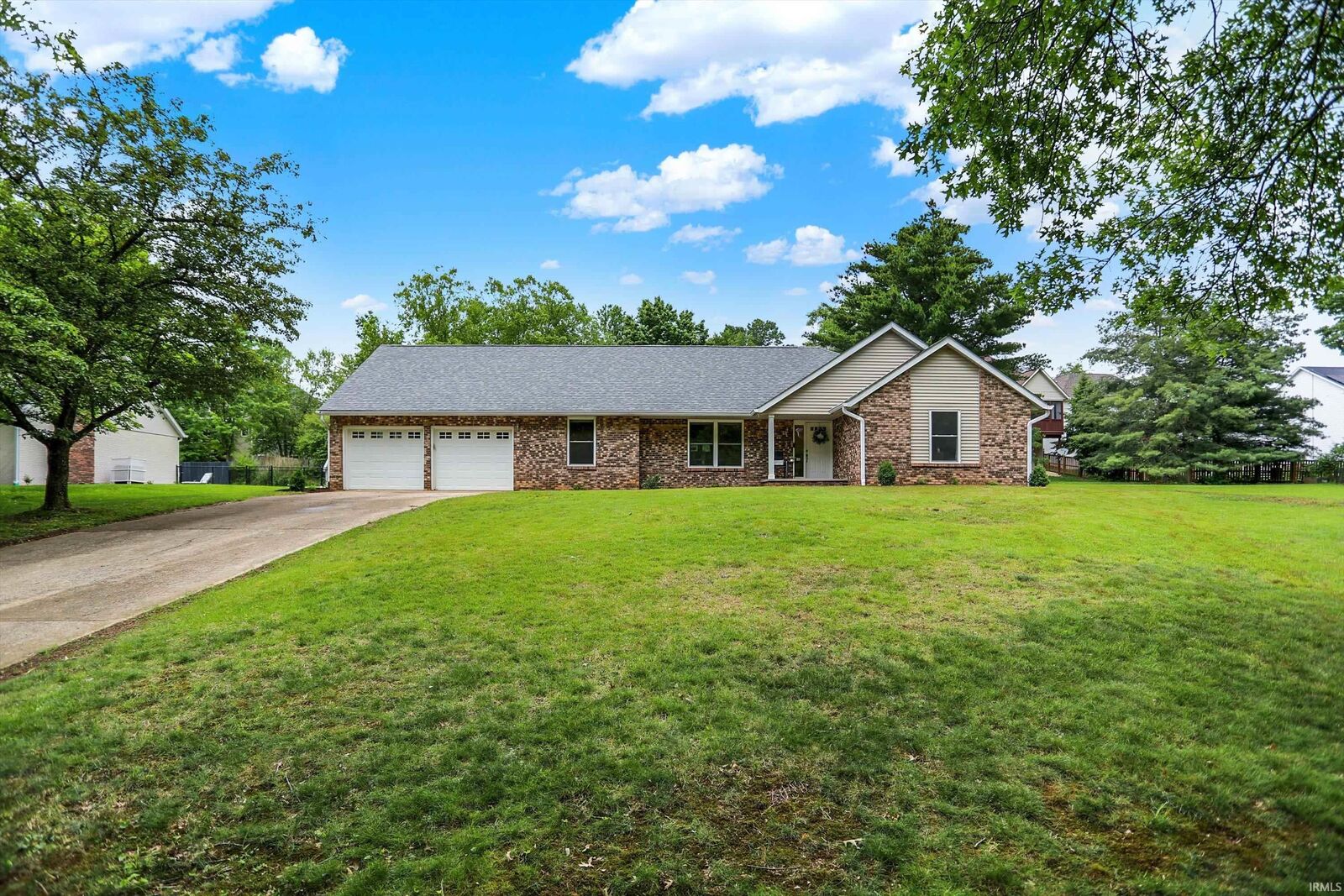 Property Photo:  1905 E Kensington Place  IN 47401 