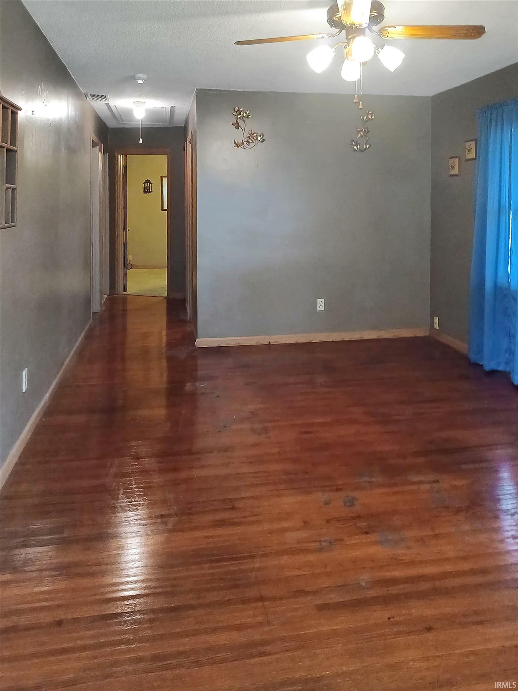 Property Photo: 2550 N Kentucky Avenue IN 47711