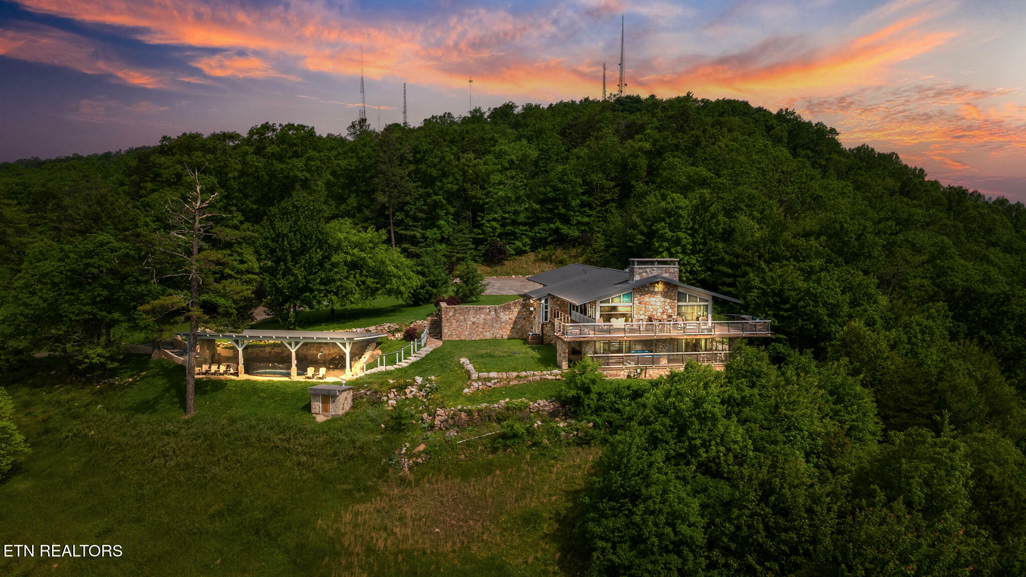 Property Photo:  2940 Tower Rd  TN 37876 