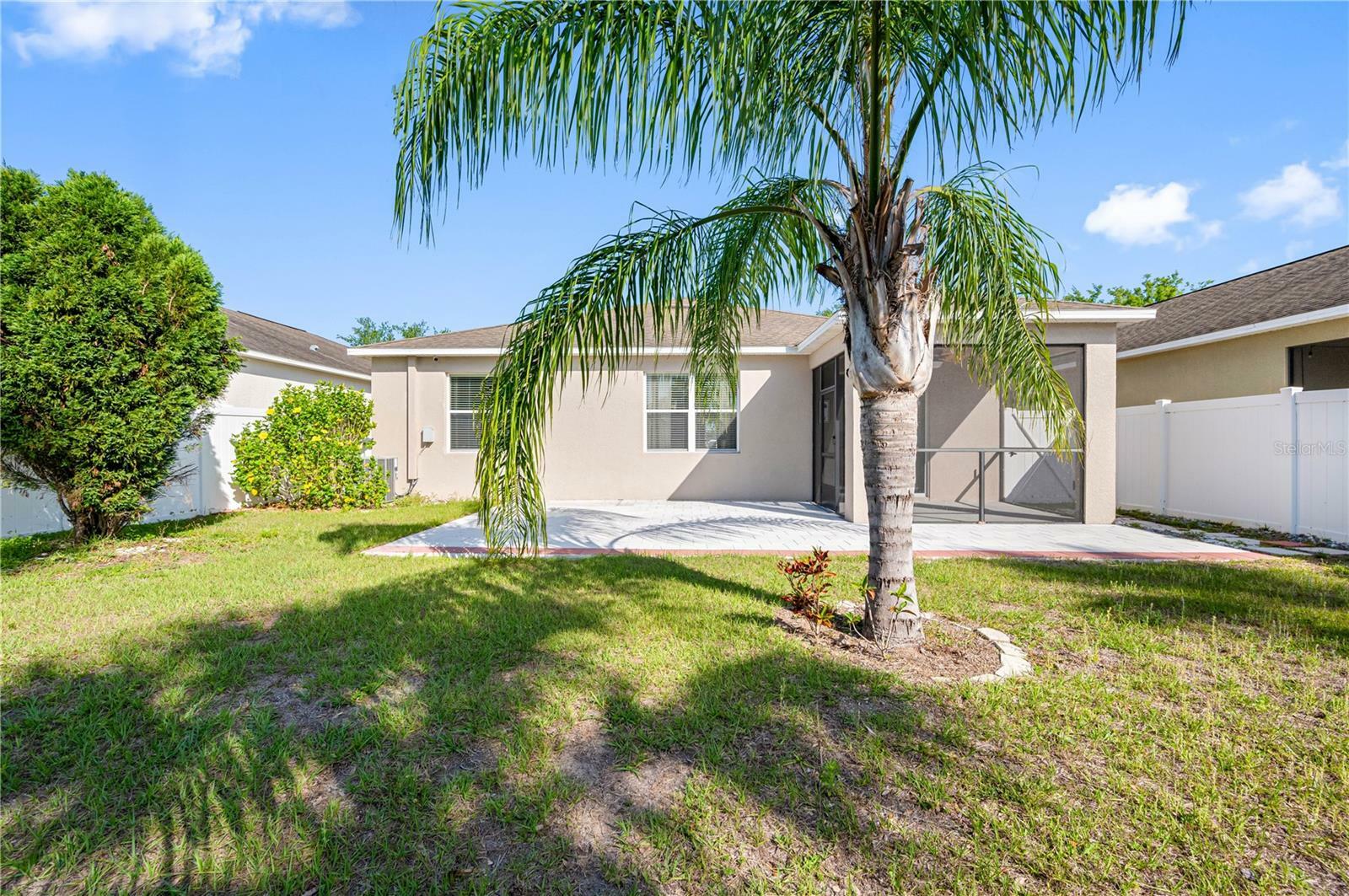 Property Photo: 11207 Flora Springs Drive FL 33579