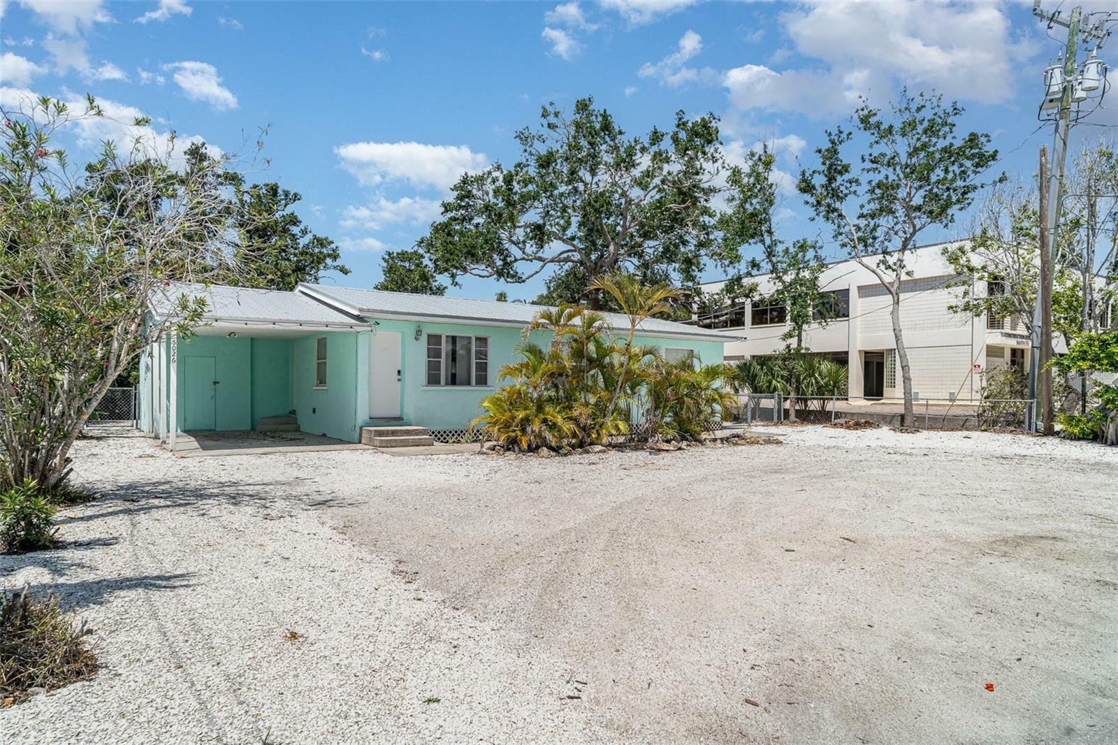 Property Photo: 5026 Calle Minorga FL 34242