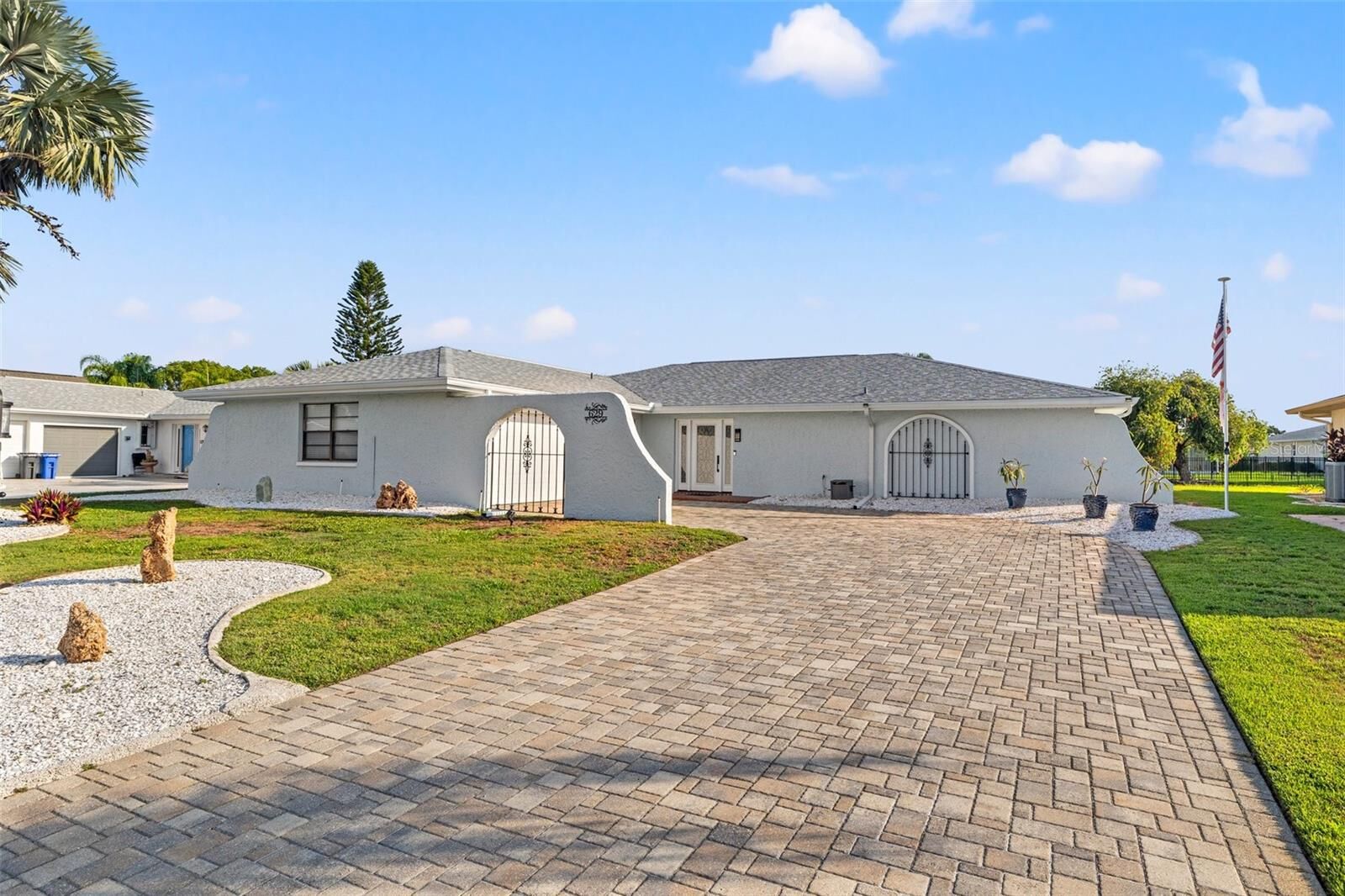 Property Photo:  629 Fort Duquesna Drive  FL 33573 
