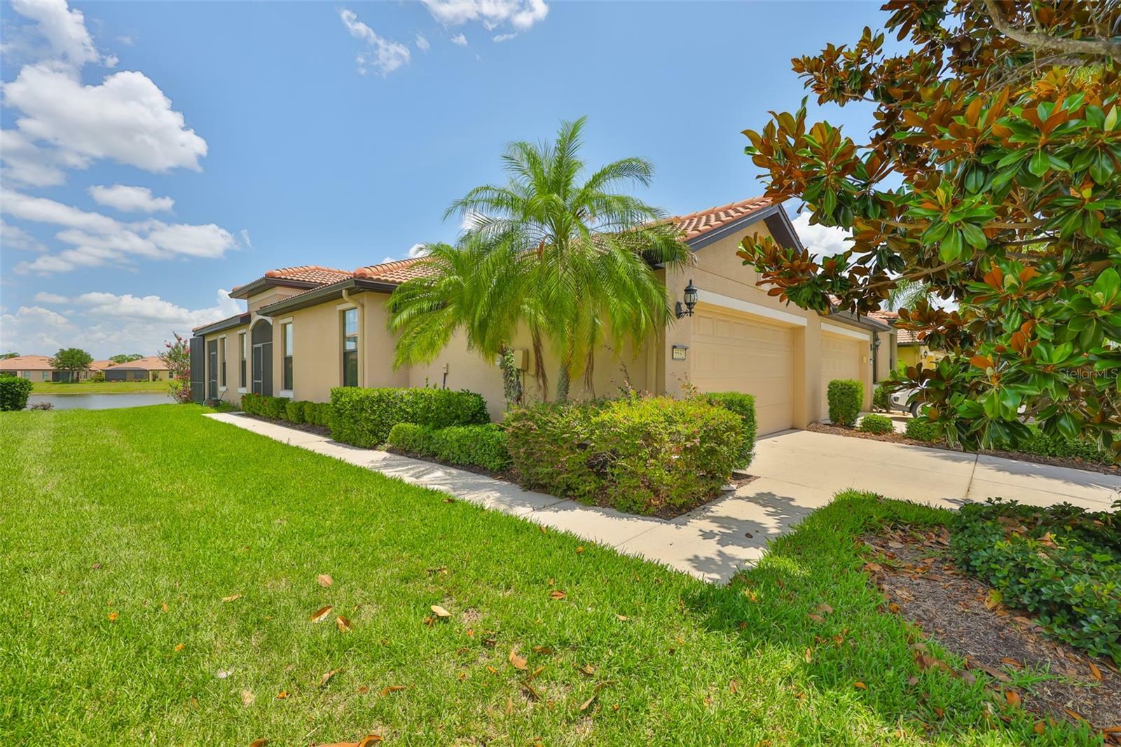 Property Photo: 5532 Sunset Falls Drive FL 33572