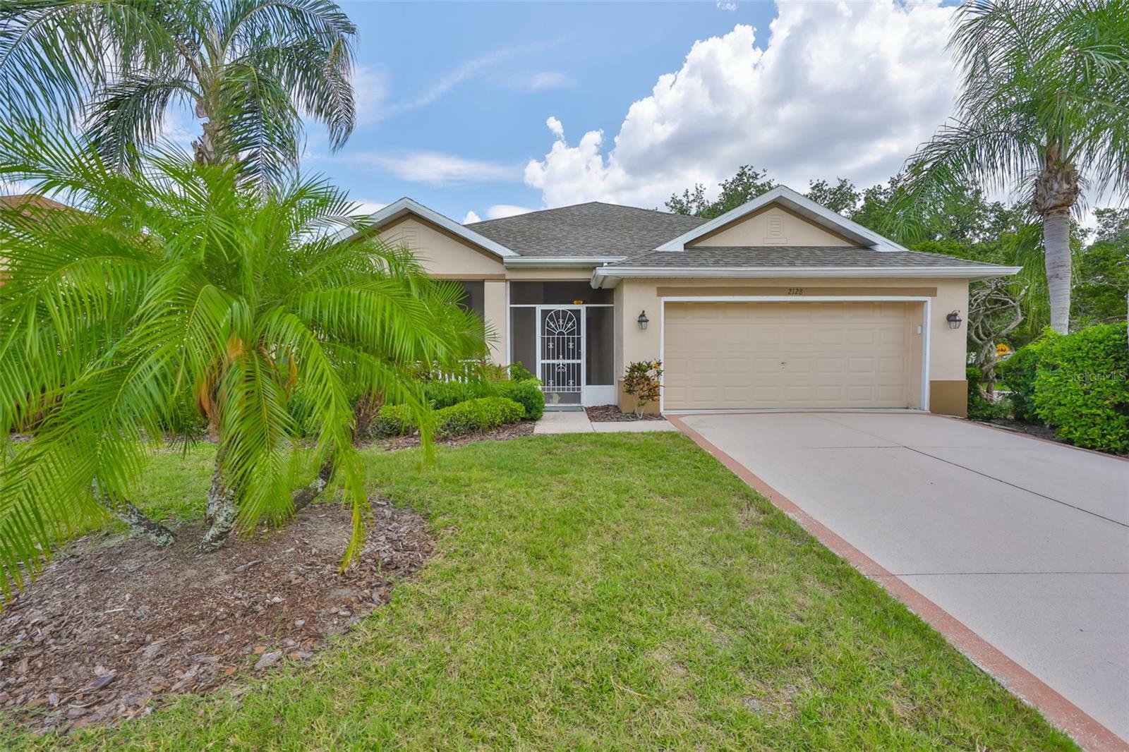 Property Photo: 2128 Worthington Greens Drive FL 33573