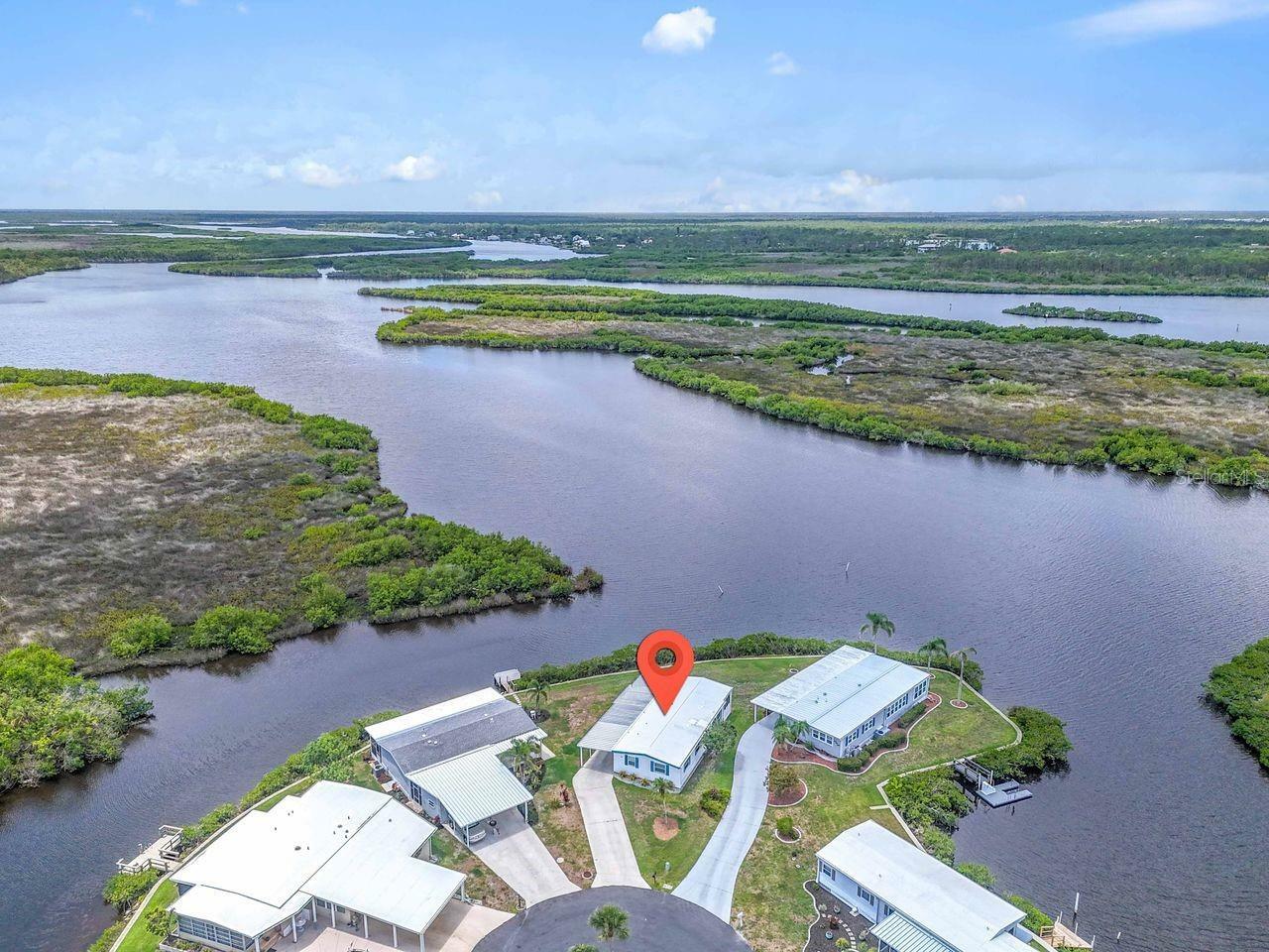 Property Photo: 550 Tampico Drive FL 34287