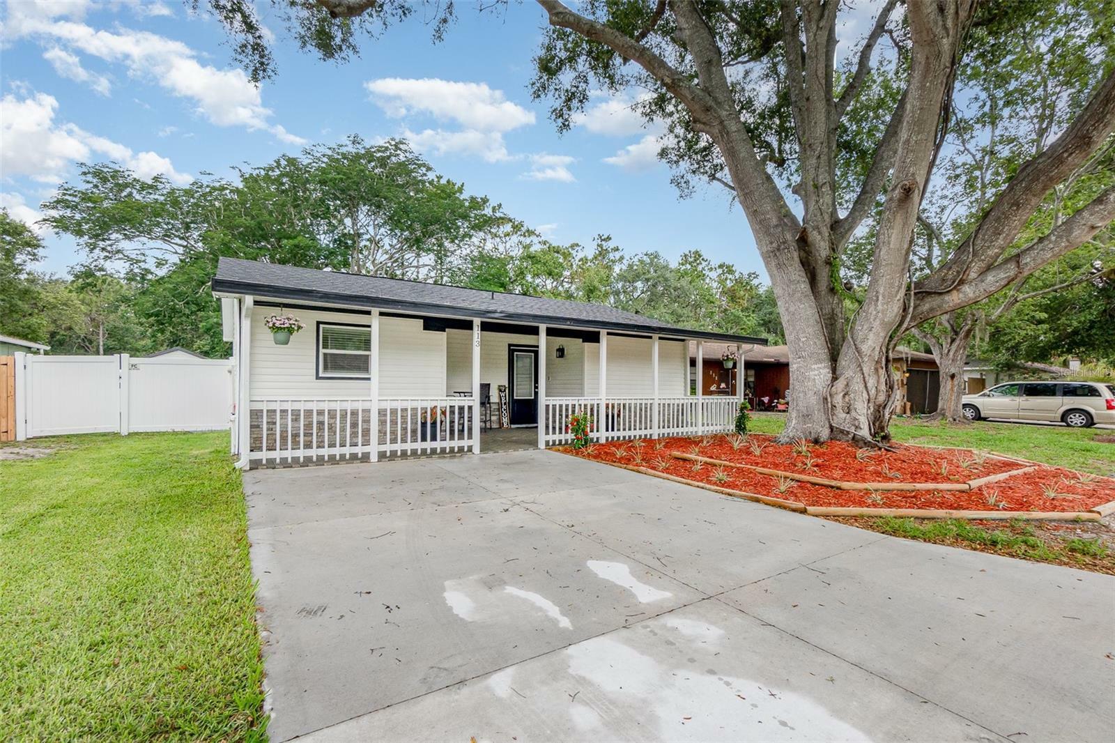 Property Photo:  113 Patrick Henry Road  FL 33830 