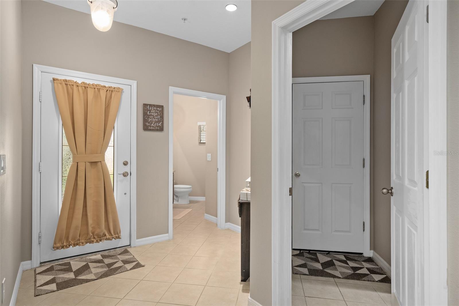 Property Photo: 479 Harbor Winds Court FL 32708