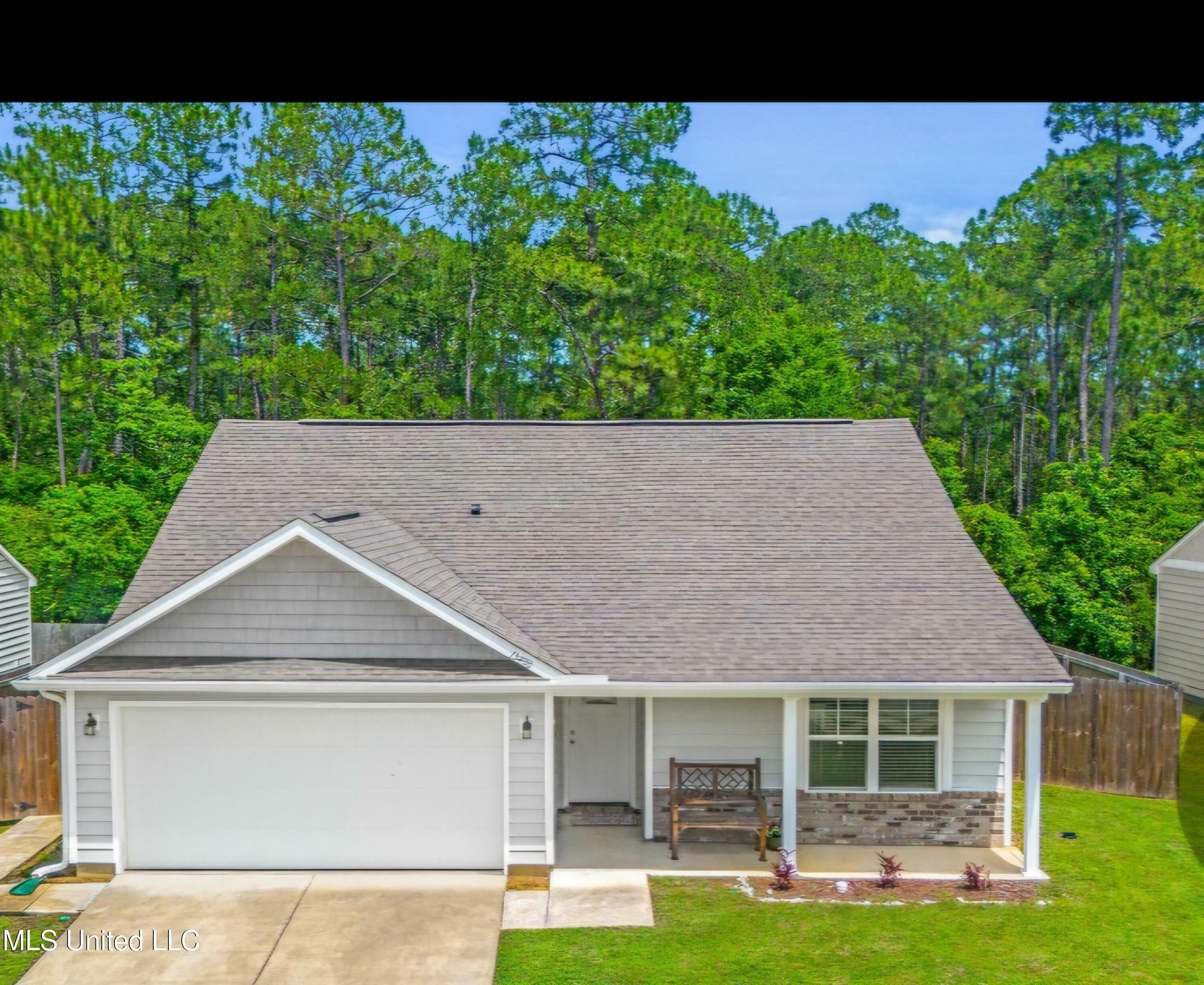 Property Photo: 13400 Willow Oak Circle MS 39503