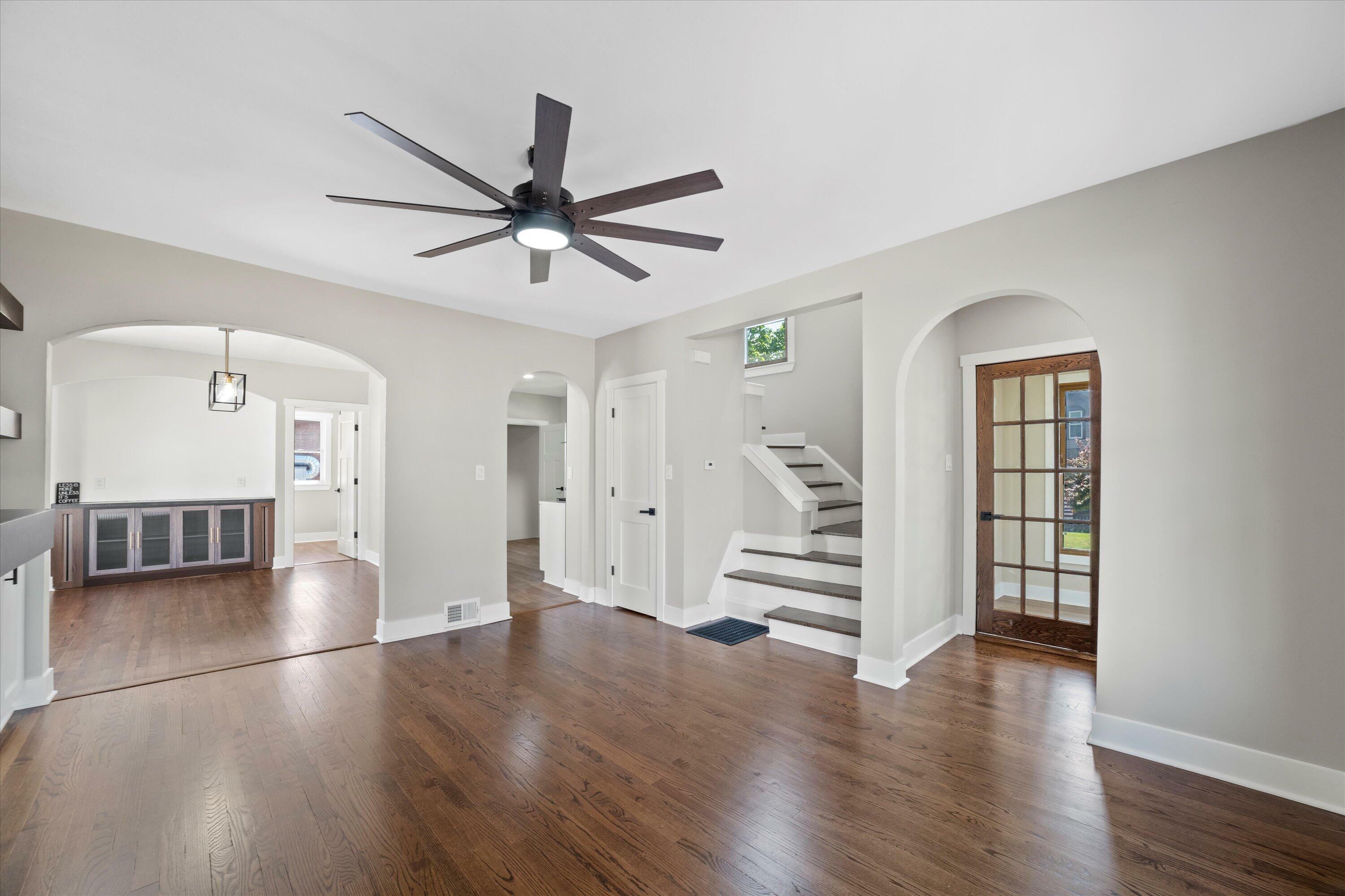 Property Photo:  1114 E Manitoba St  WI 53207 
