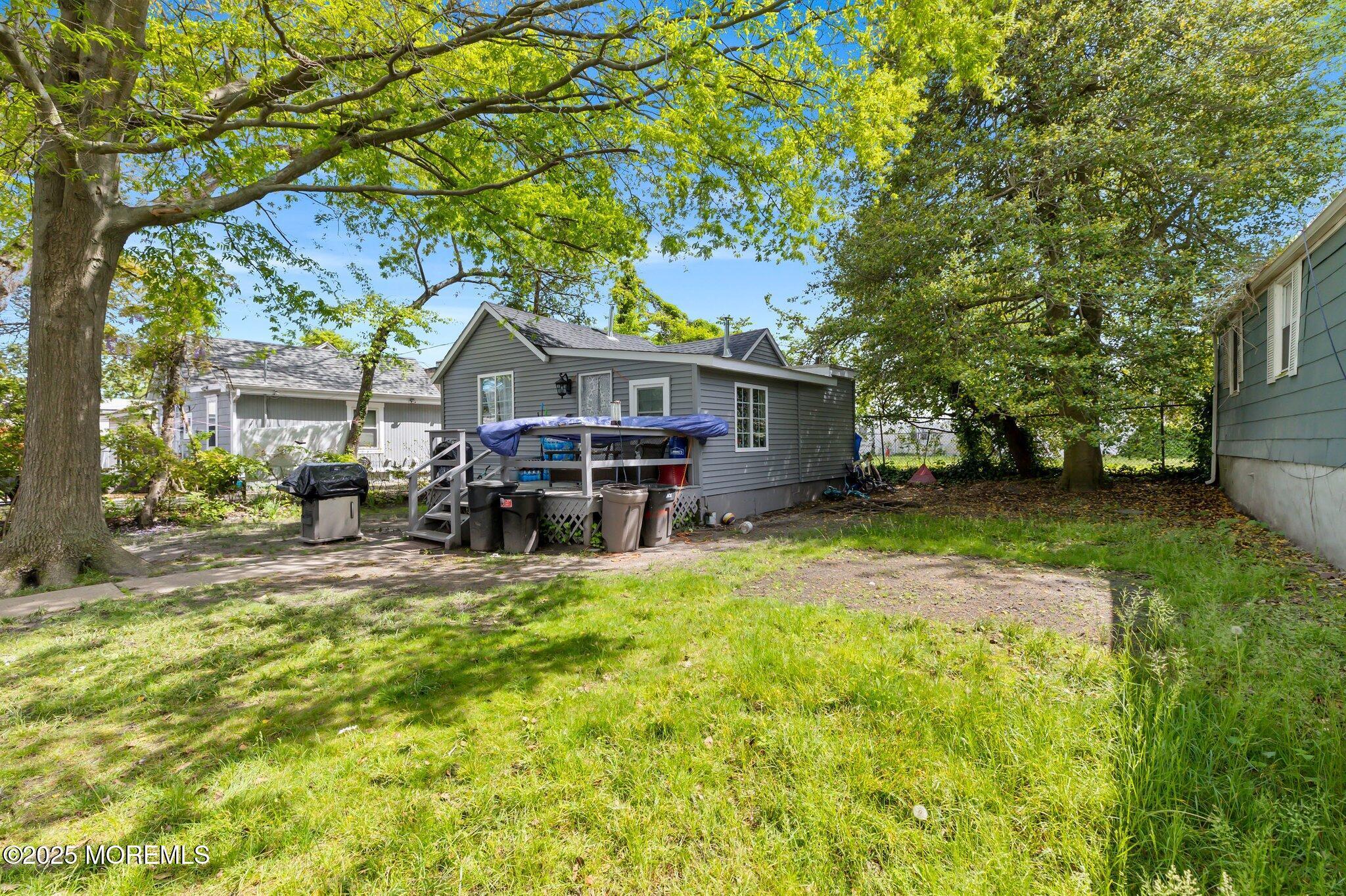 Property Photo:  