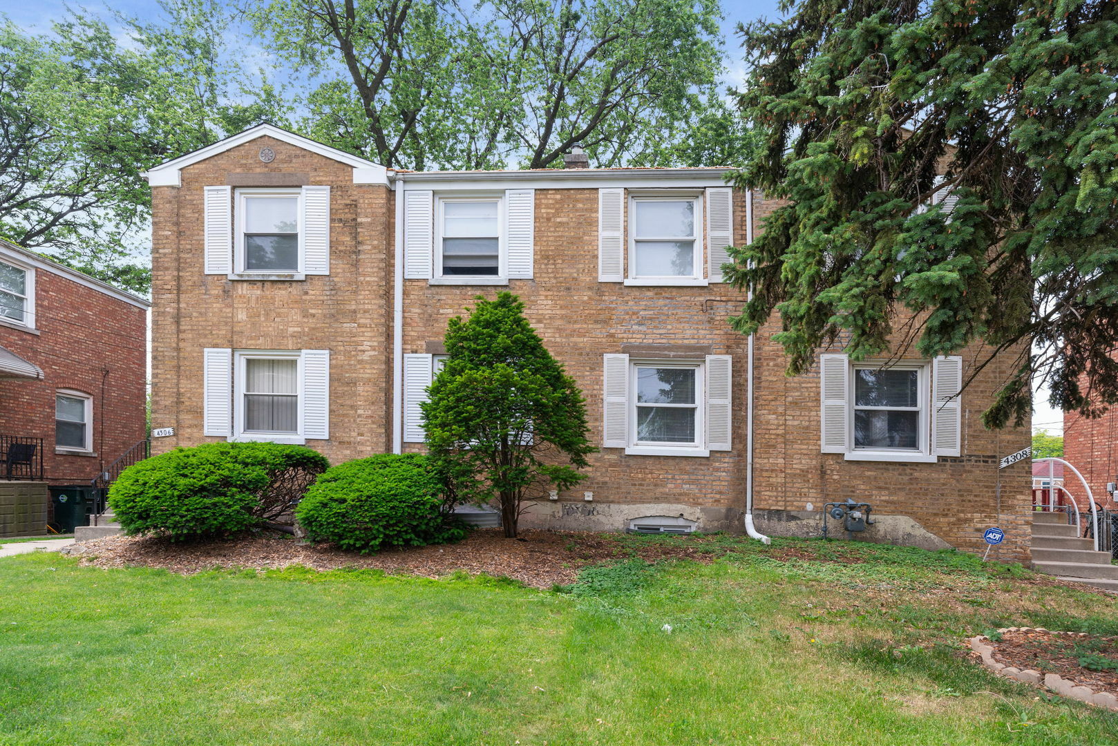 Property Photo: 4308 Oak Street IL 60104