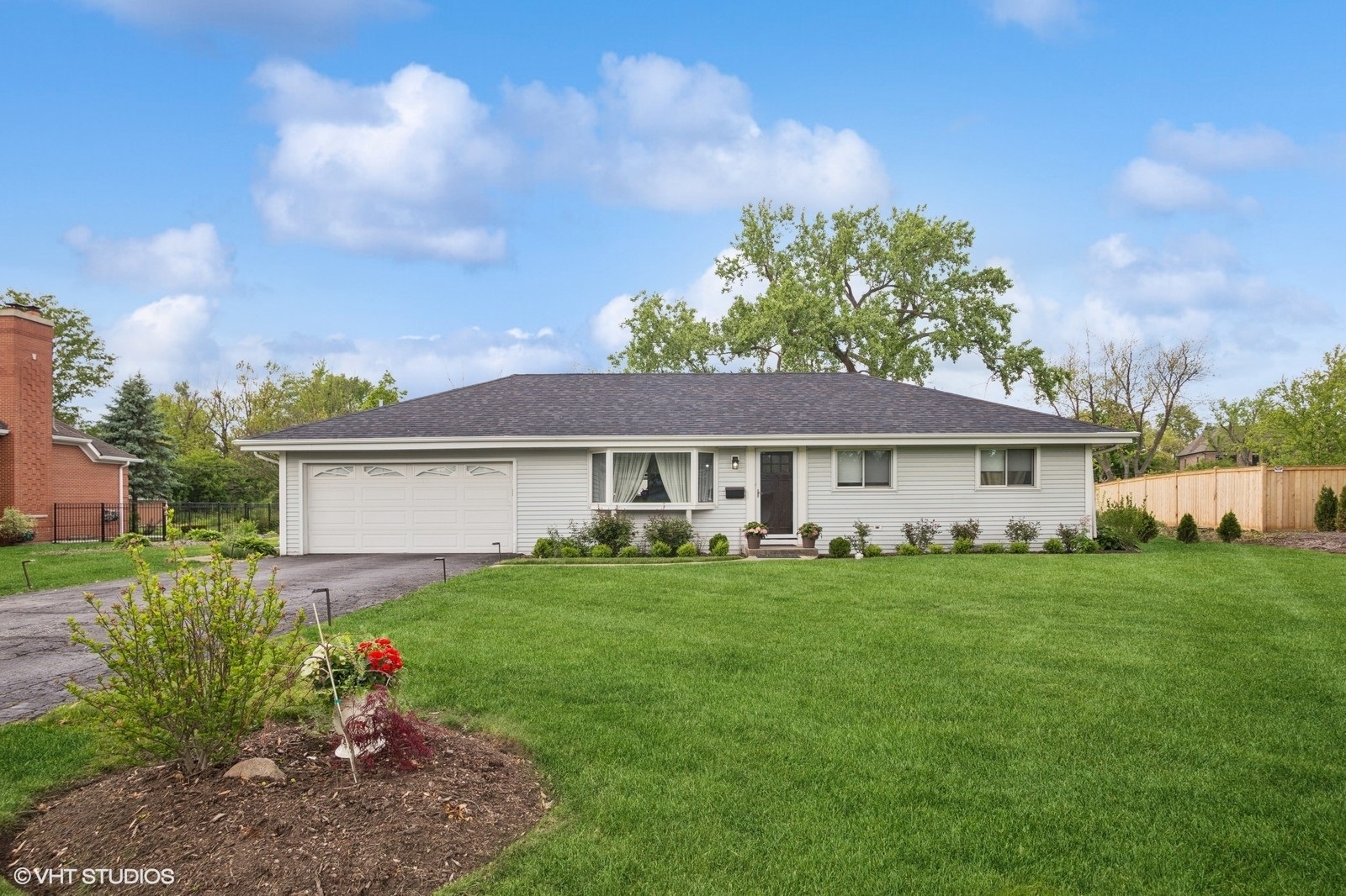 Property Photo: 2050 Beechnut Road IL 60062