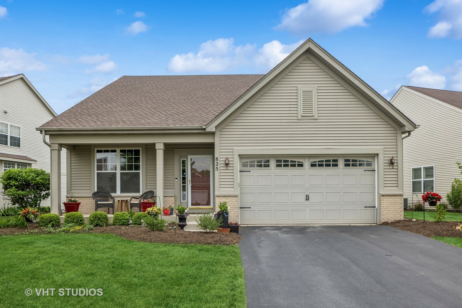 Property Photo:  825 Colchester Drive  IL 60543 