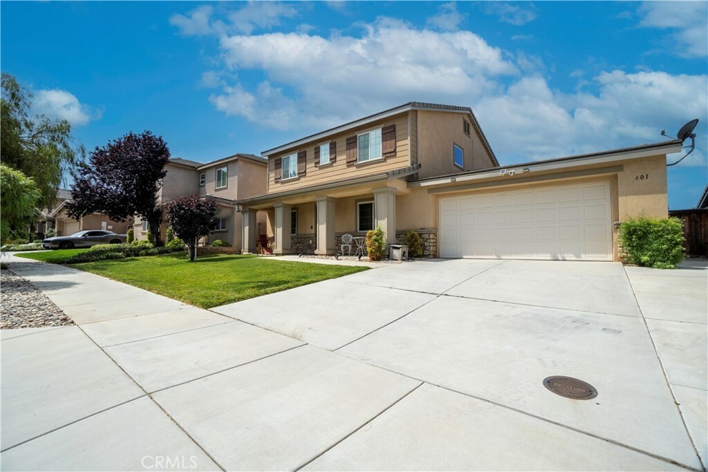 Property Photo: 401 Tivoli Court CA 92543