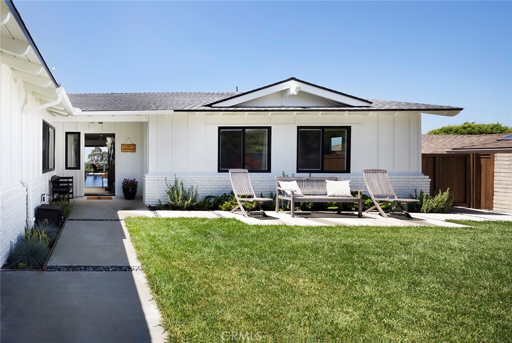 Property Photo:  4013 Calle Mayo  CA 92673 