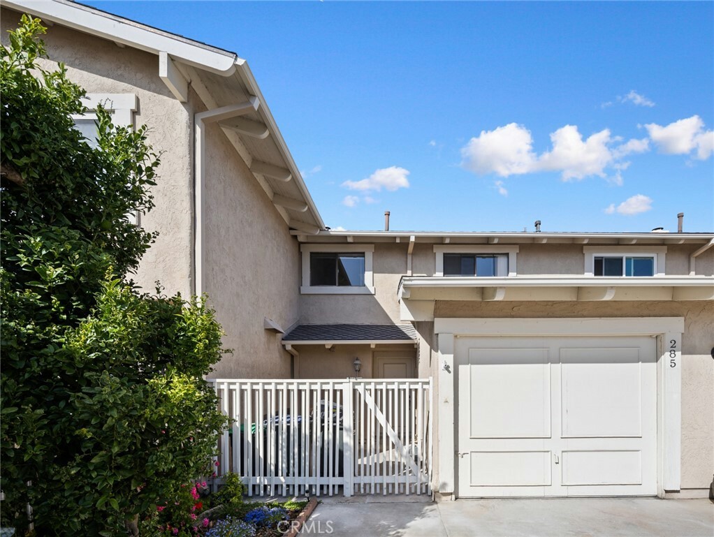Property Photo: 285 Calle Cuervo CA 92672