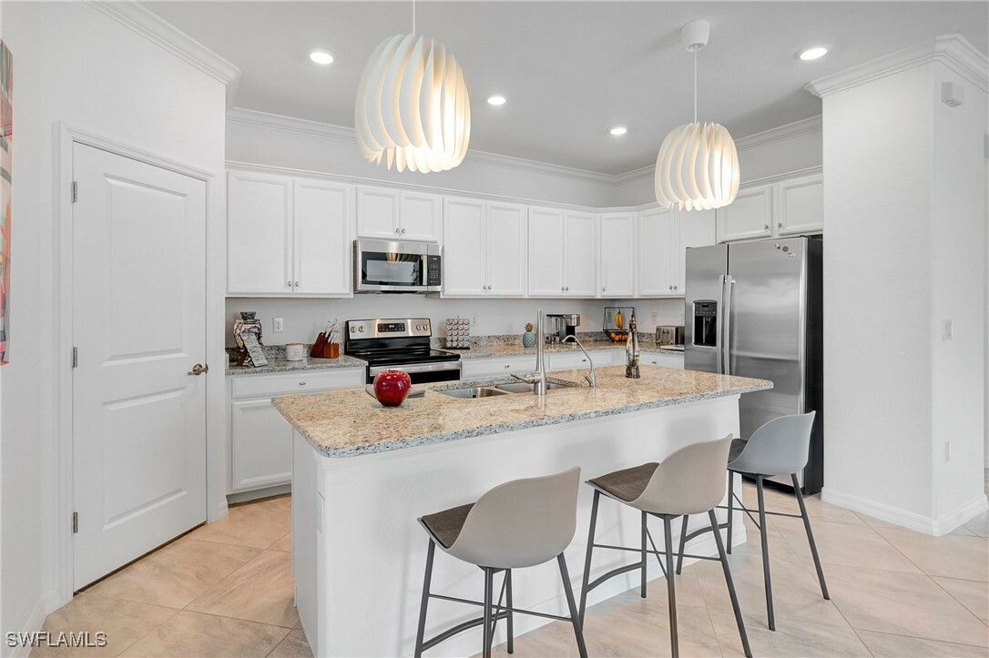 Property Photo: 2131 Hamlin Street FL 34120