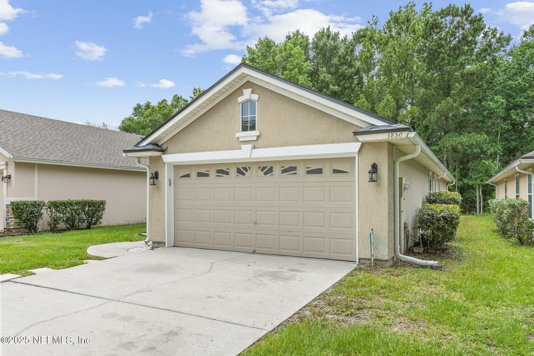 Property Photo: 3850 Pebble Brooke Circle S FL 32065