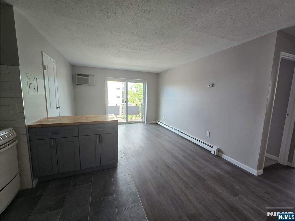 Property Photo: 316 Park Street 1C NJ 07601