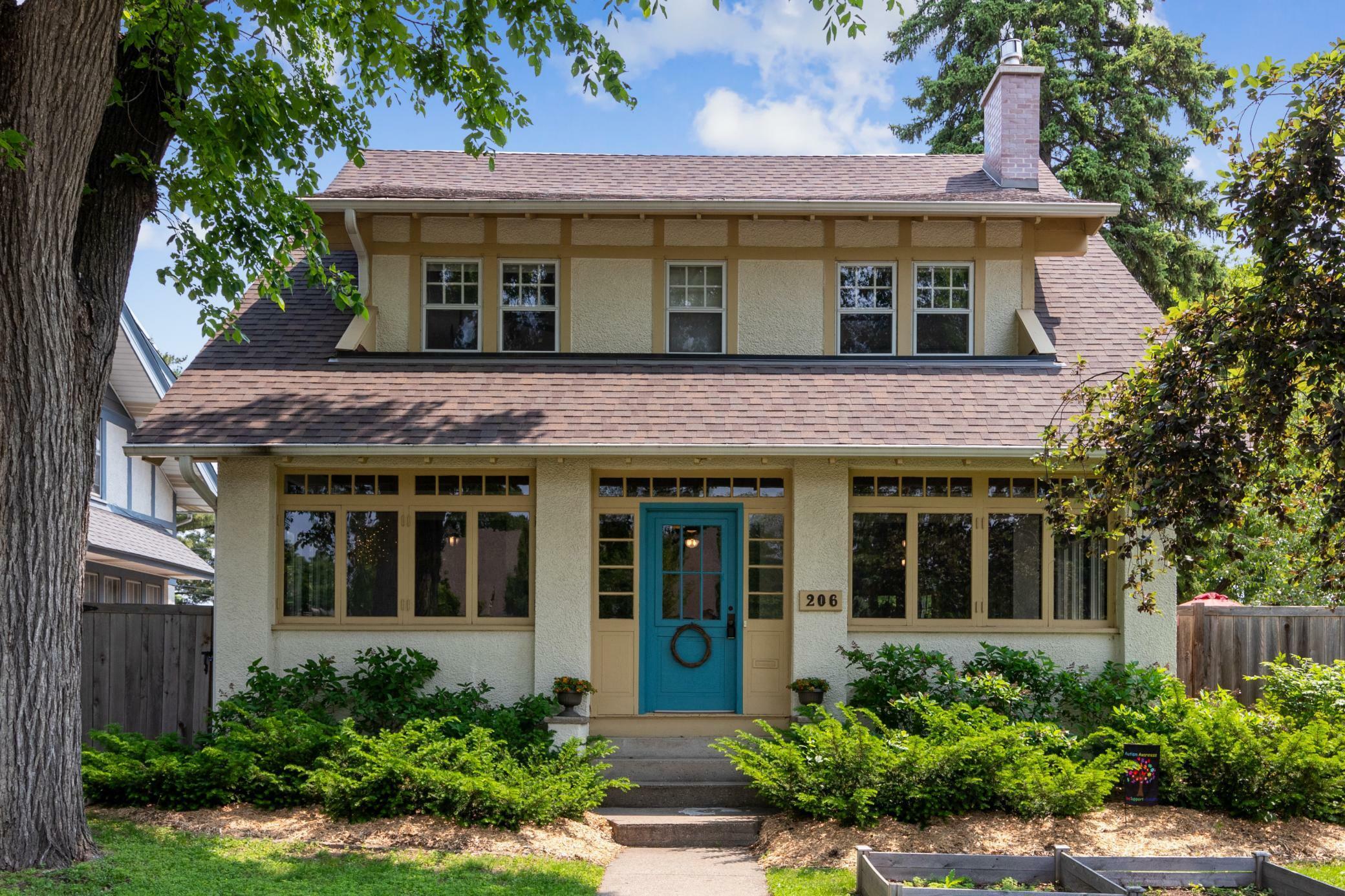 Property Photo: 206 Lexington Parkway N MN 55104