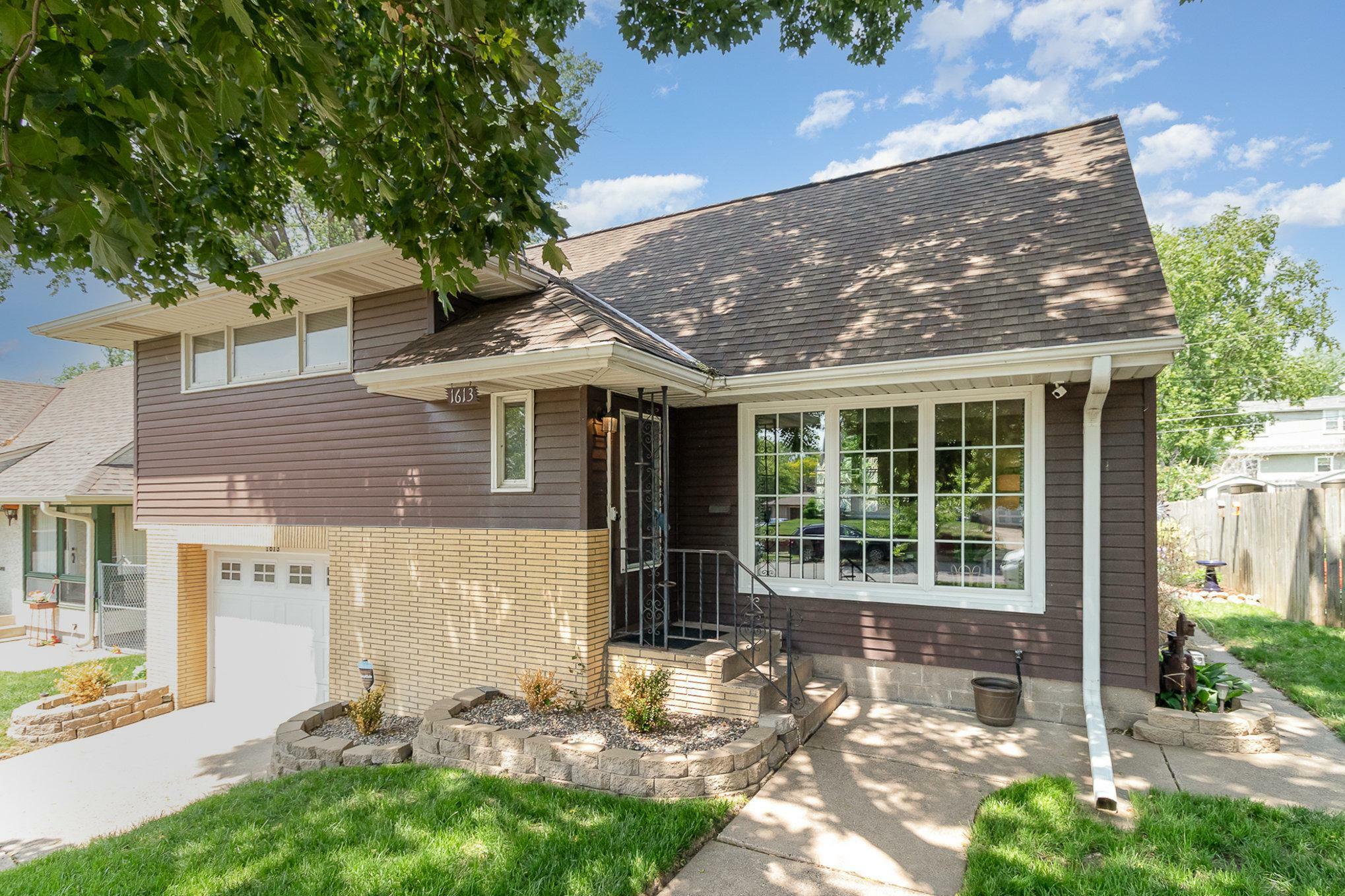 Property Photo: 1613 Conway Street MN 55106