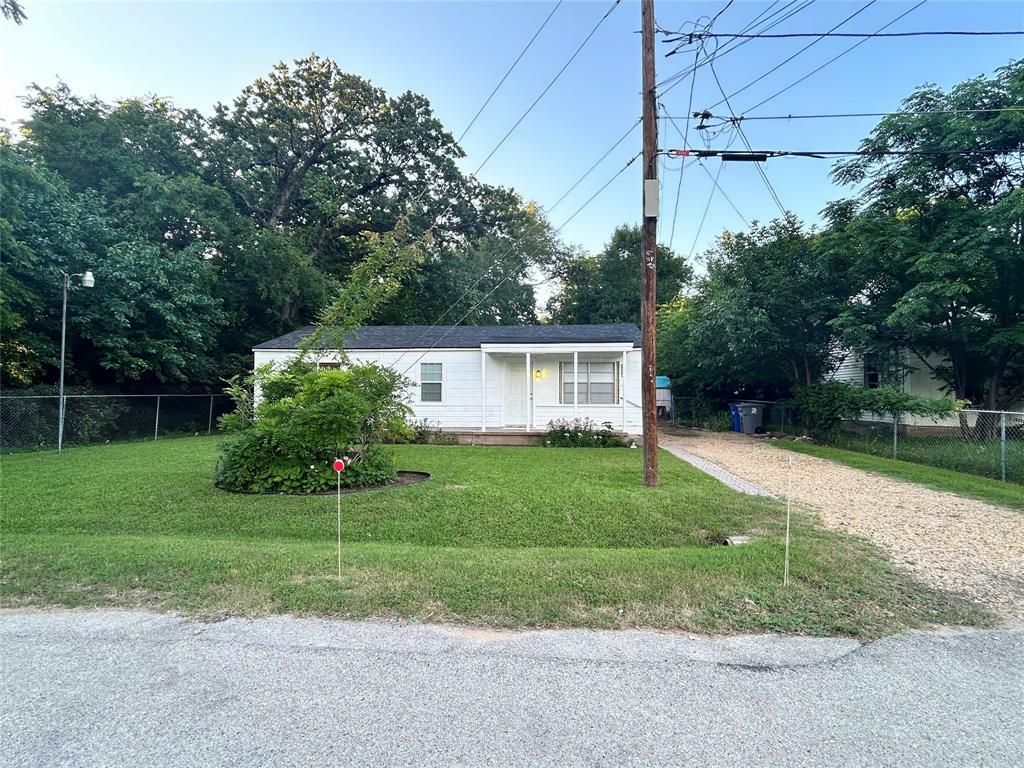 Property Photo: 8518 Oak Haven Lane TX 75217
