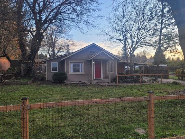 2104 Spring Street  Medford OR 97504 photo