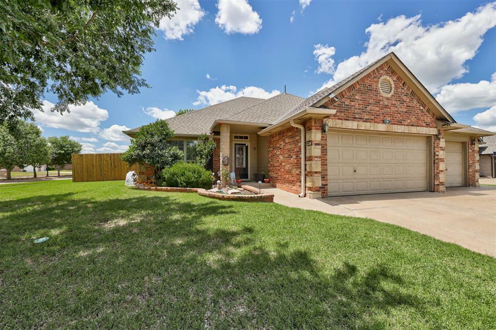 Property Photo: 17401 White Hawk Drive OK 73012