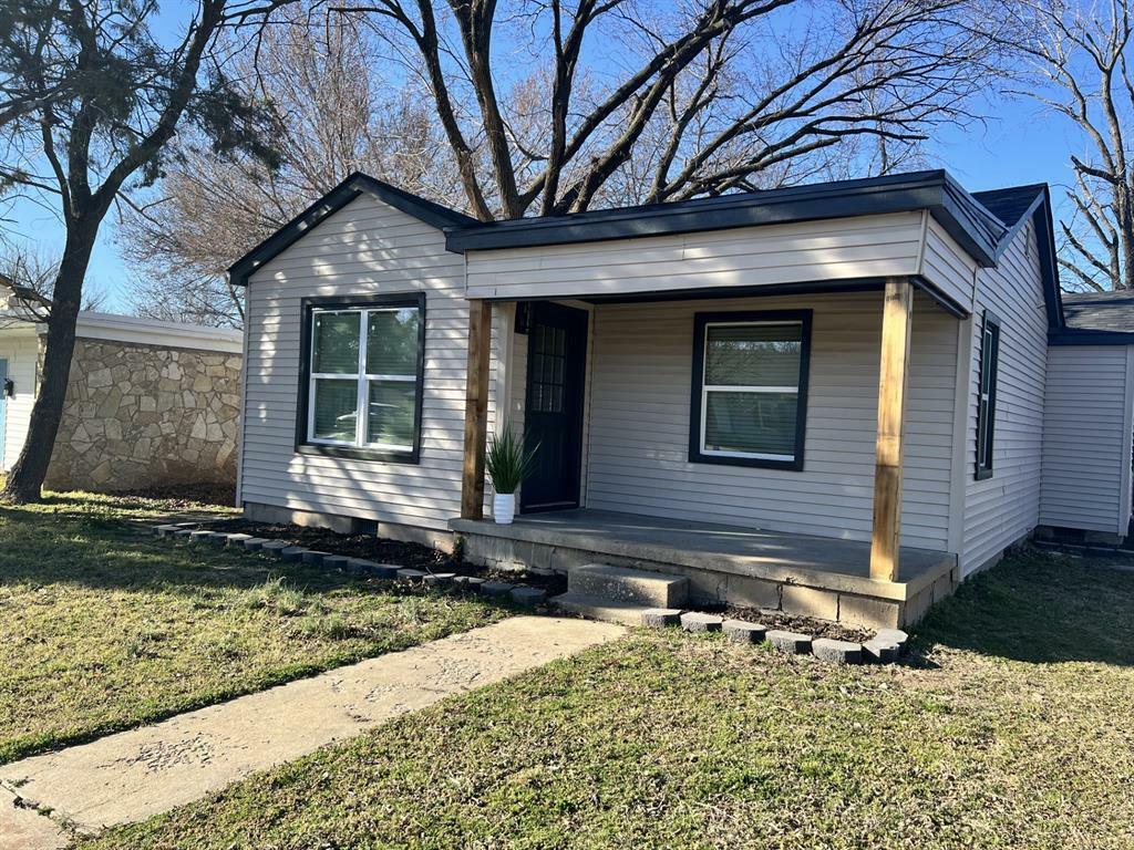 Property Photo: 701 Iowa Street OK 73069