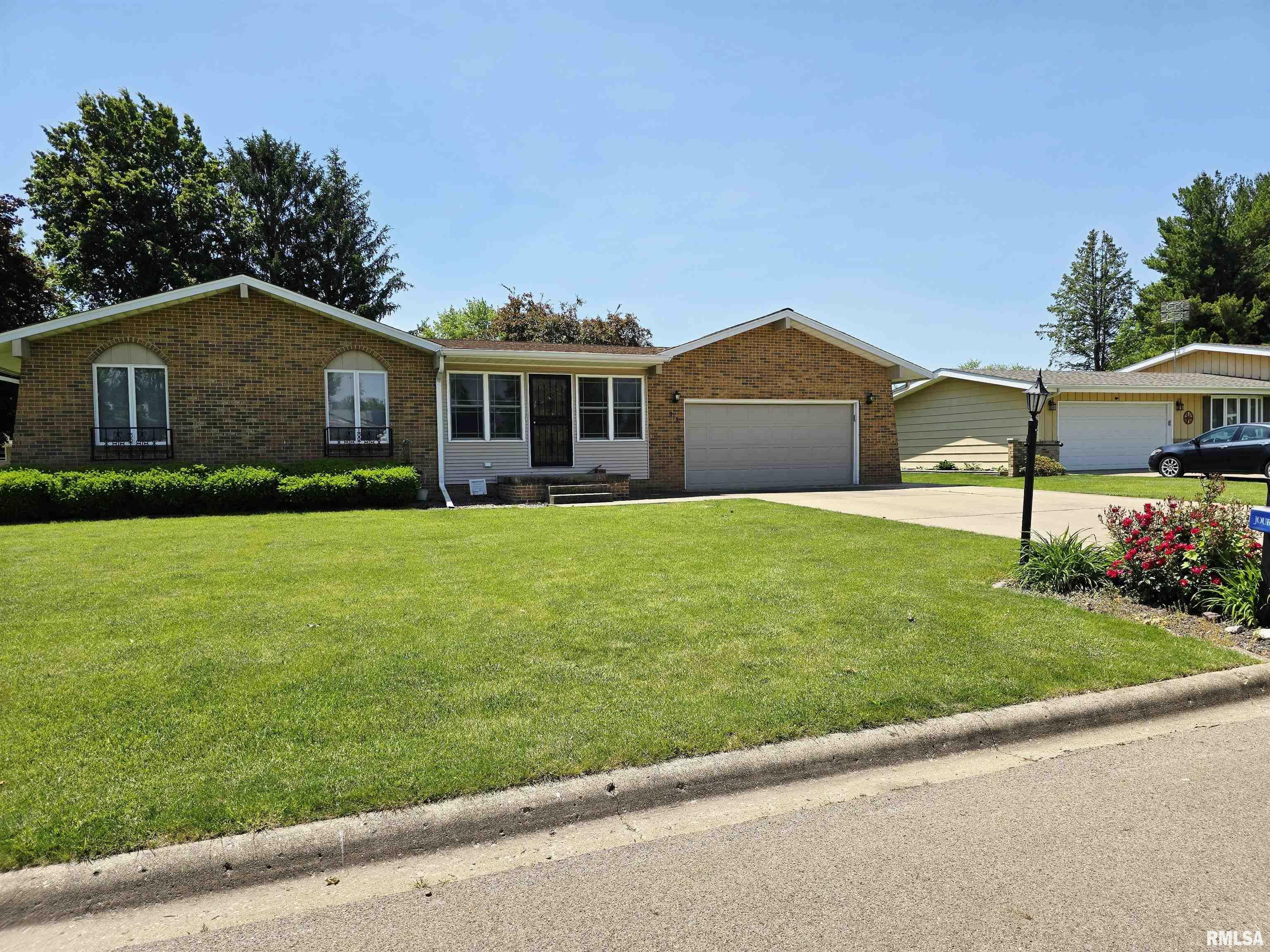 318 Harvester Road  Canton IL 61520 photo