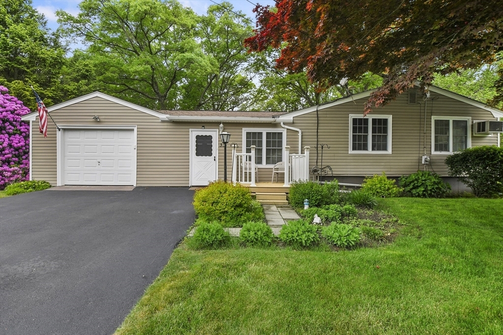 33 Newton Street  Westport MA 02790 photo