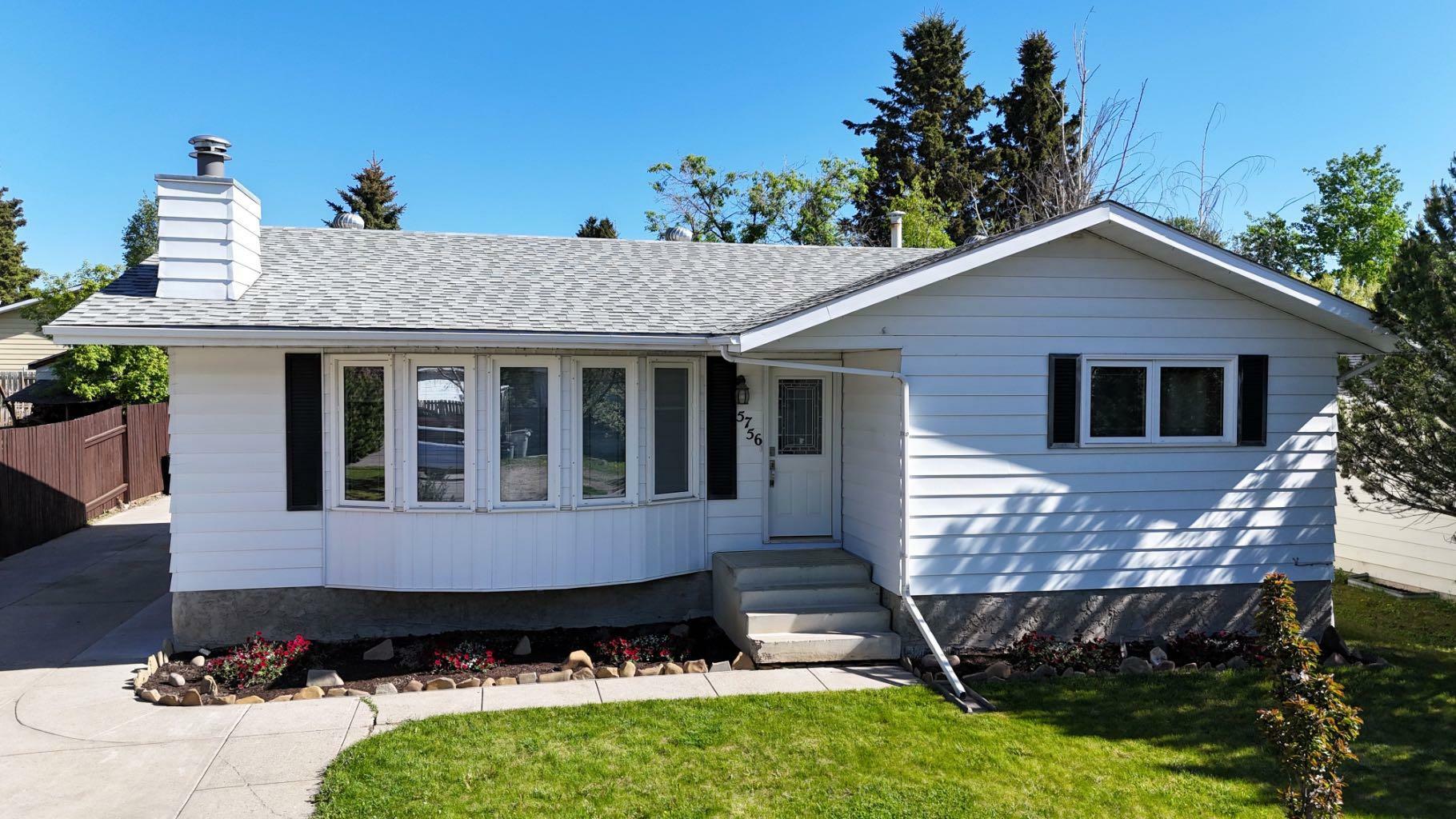 Photo de la propriété: 5756 9 Avenue AB T7E 1J3