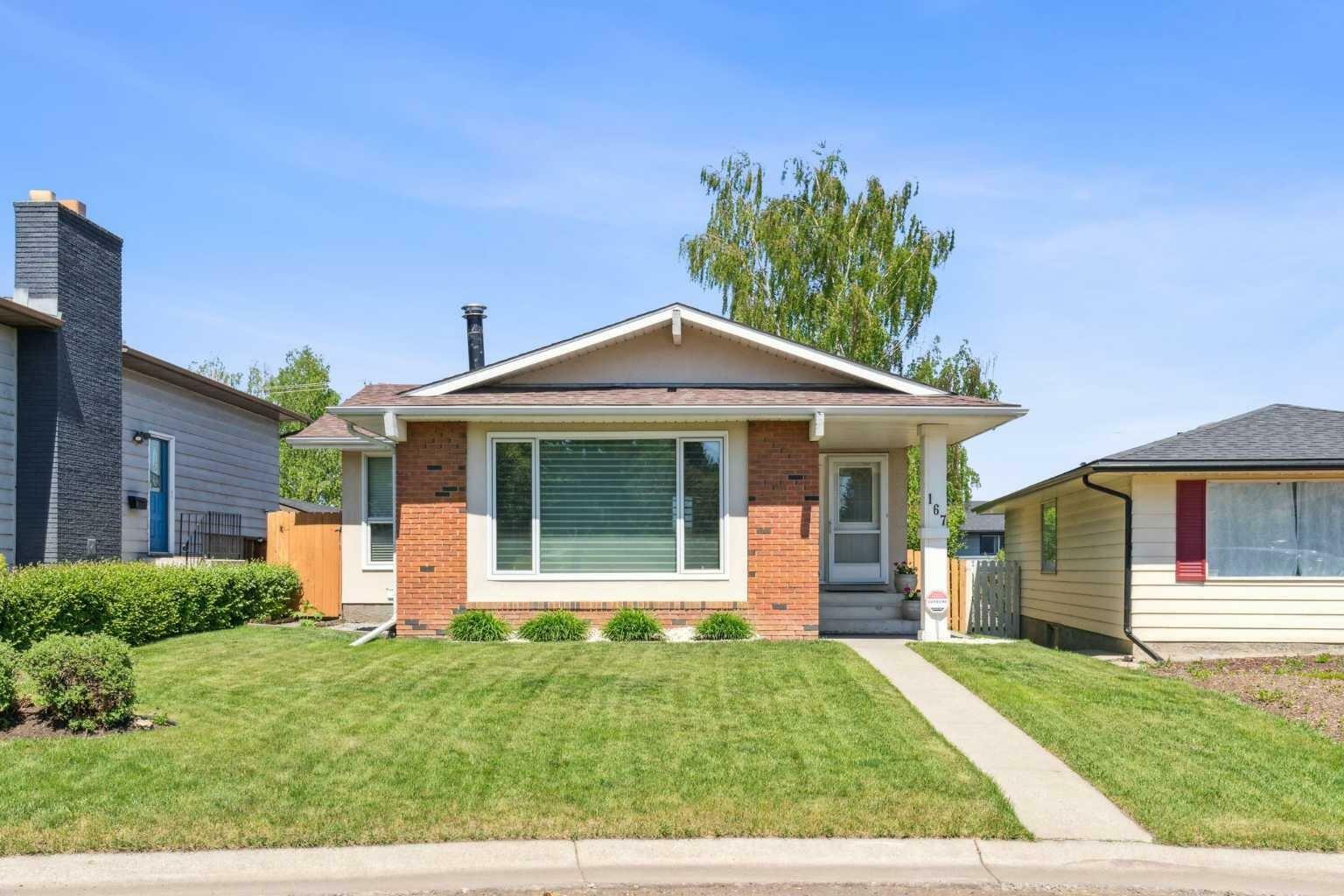 167 Bermuda Way NW  Calgary AB T3K 1H2 photo