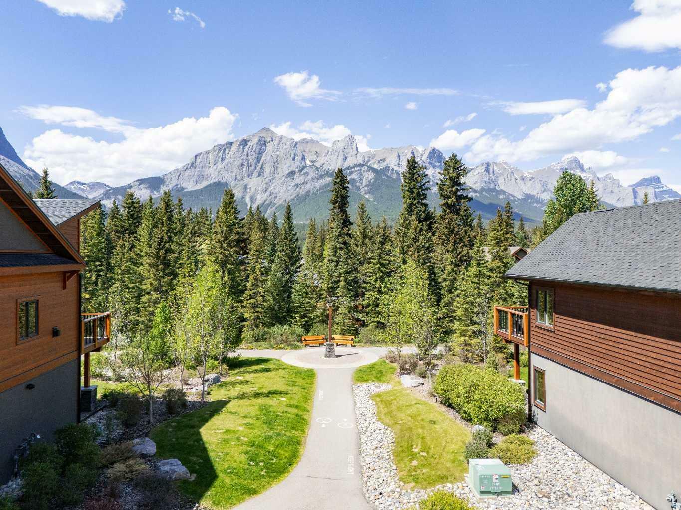 Property Photo: 19 Creekside Mews AB T1W 2G2